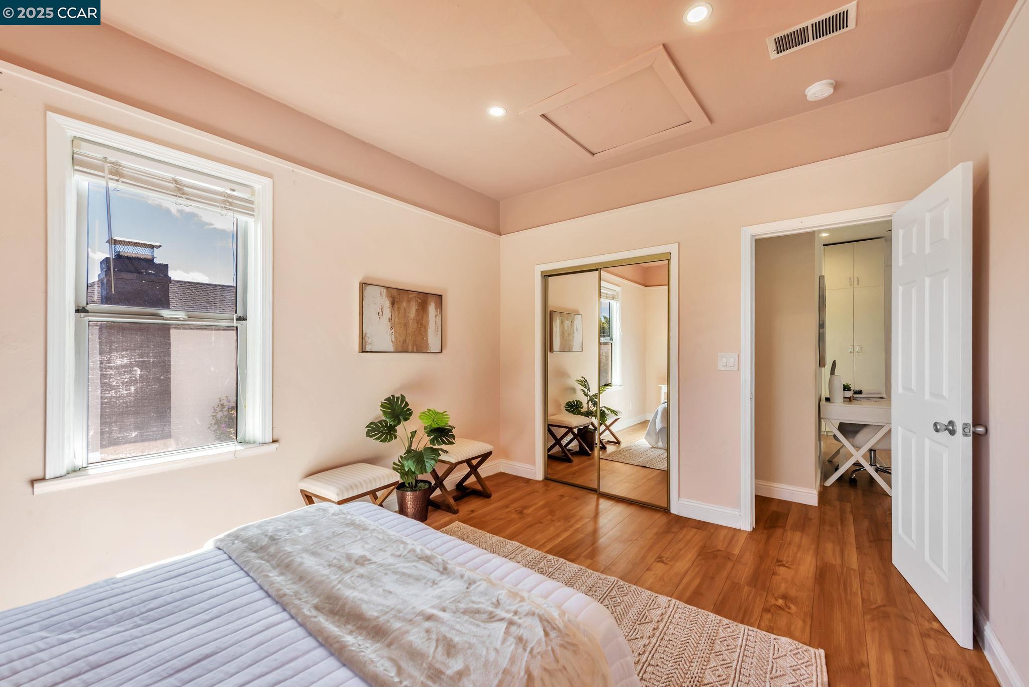 Detail Gallery Image 29 of 51 For 941 45th St, Oakland,  CA 94608 - 4 Beds | 3 Baths