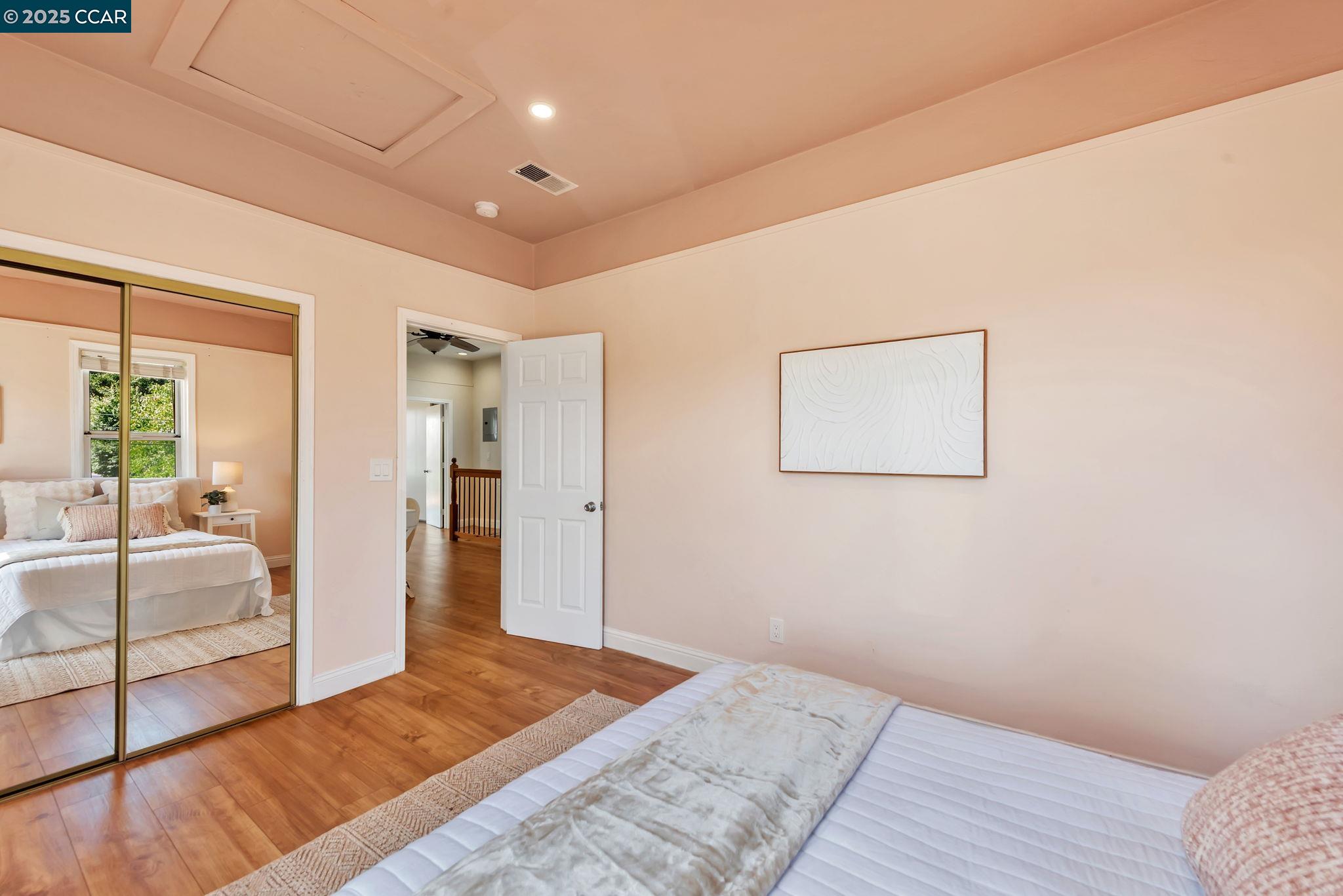 Detail Gallery Image 30 of 51 For 941 45th St, Oakland,  CA 94608 - 4 Beds | 3 Baths