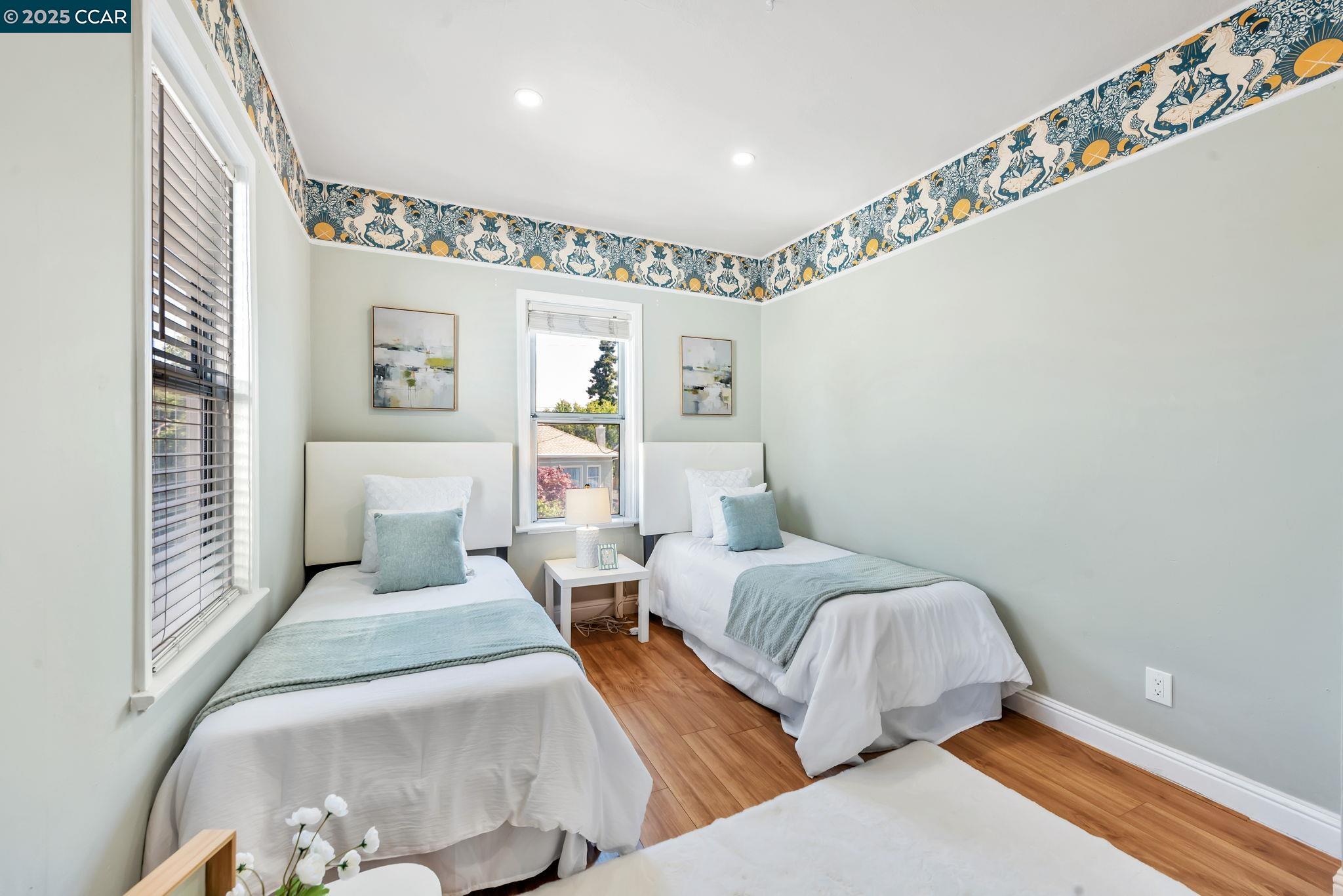 Detail Gallery Image 32 of 51 For 941 45th St, Oakland,  CA 94608 - 4 Beds | 3 Baths