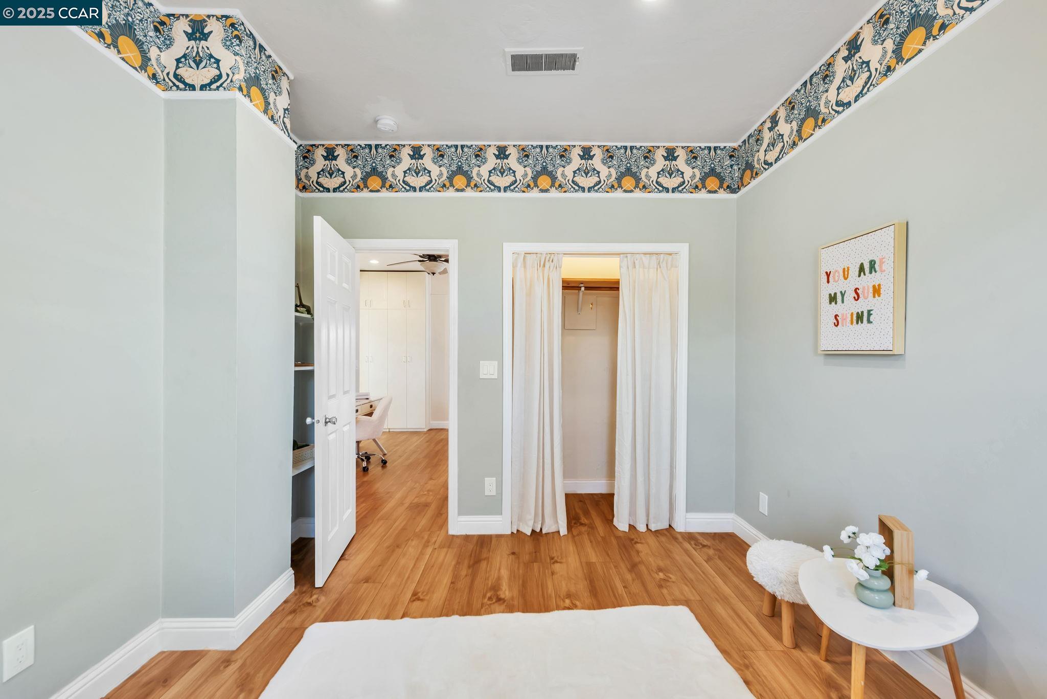 Detail Gallery Image 33 of 51 For 941 45th St, Oakland,  CA 94608 - 4 Beds | 3 Baths