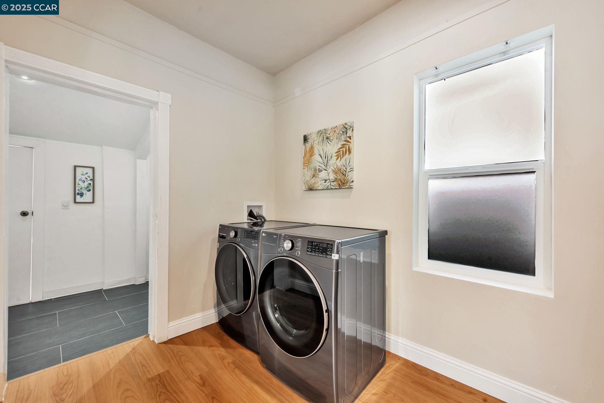 Detail Gallery Image 35 of 51 For 941 45th St, Oakland,  CA 94608 - 4 Beds | 3 Baths