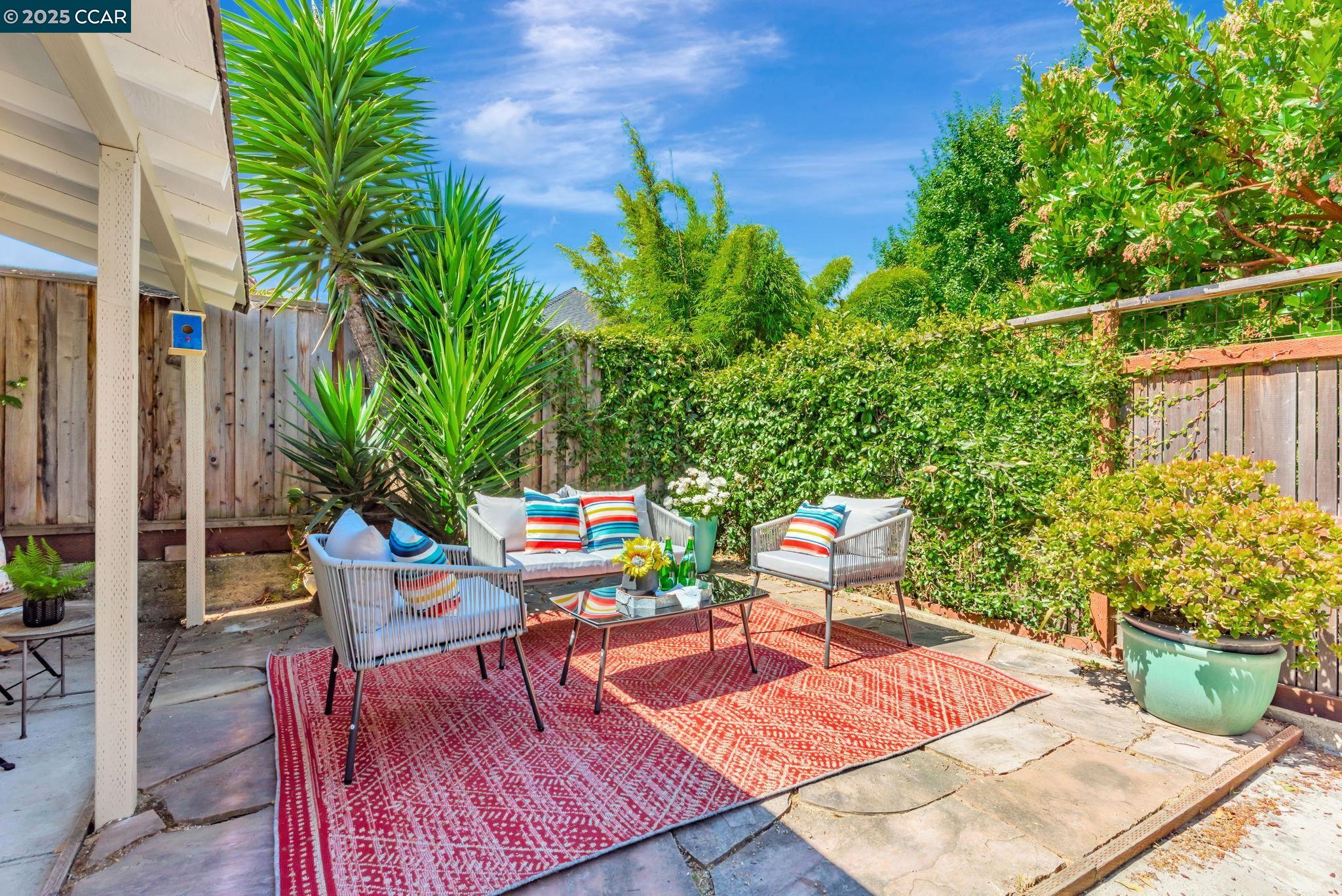 Detail Gallery Image 38 of 51 For 941 45th St, Oakland,  CA 94608 - 4 Beds | 3 Baths