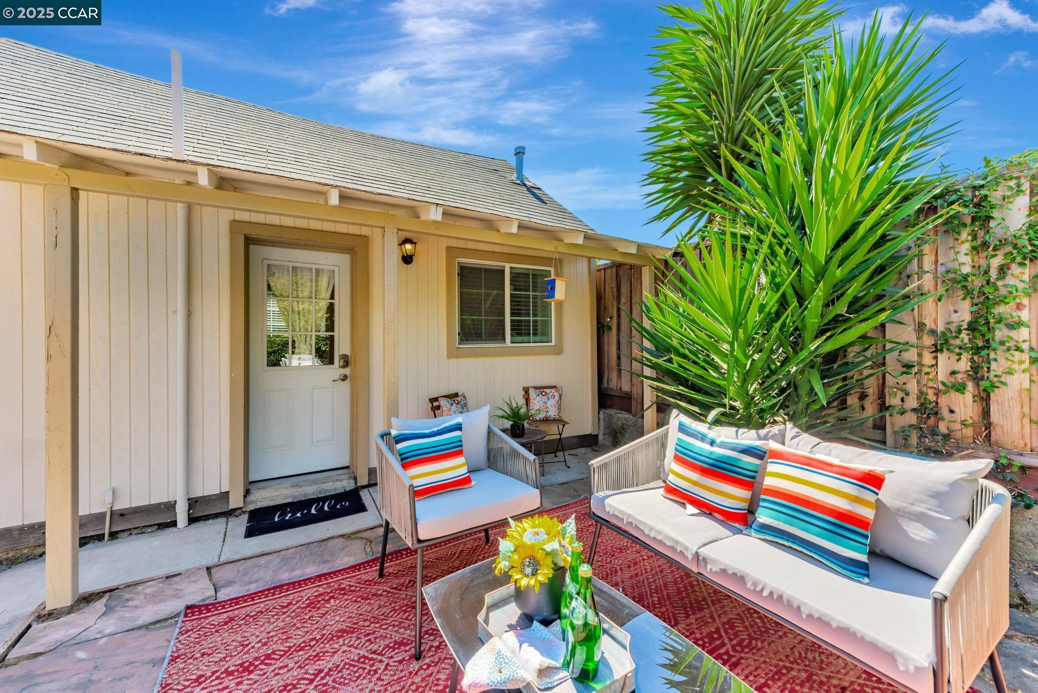 Detail Gallery Image 39 of 51 For 941 45th St, Oakland,  CA 94608 - 4 Beds | 3 Baths