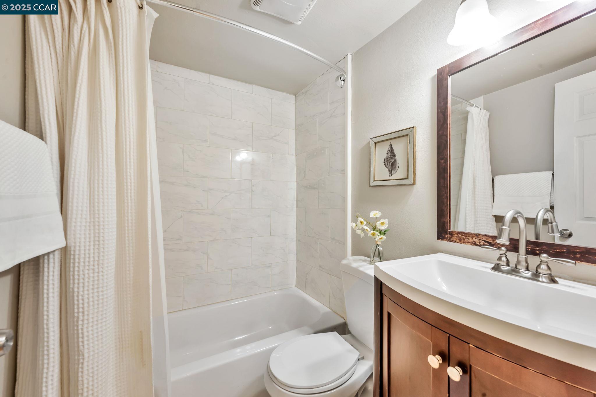 Detail Gallery Image 47 of 51 For 941 45th St, Oakland,  CA 94608 - 4 Beds | 3 Baths