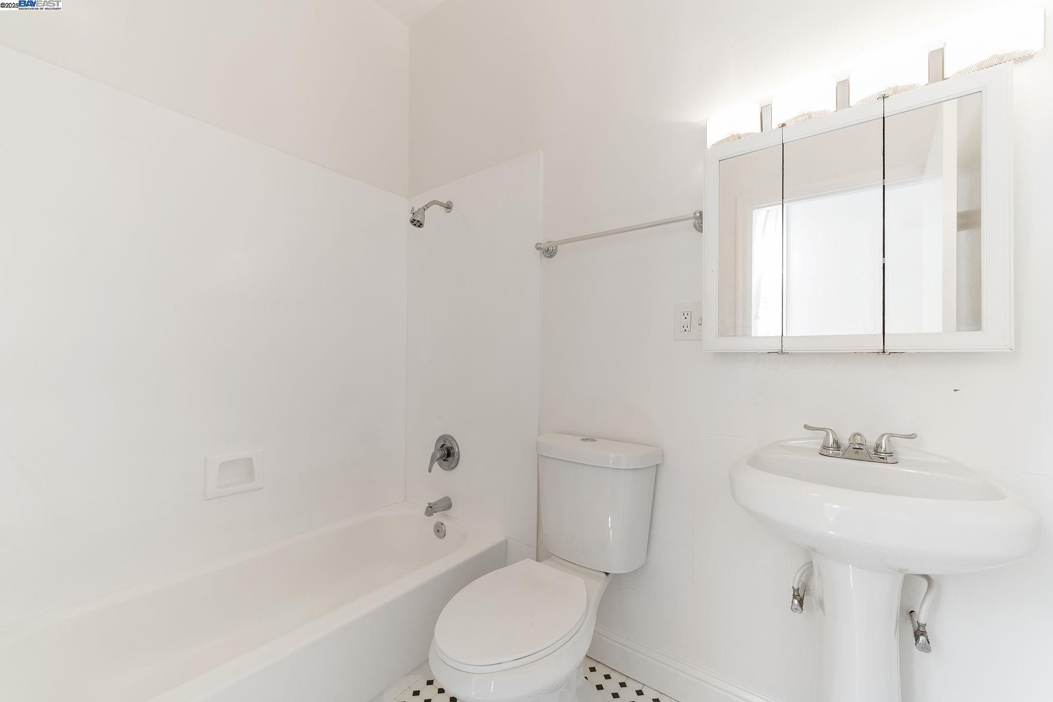 Detail Gallery Image 22 of 31 For , Alameda,  CA 94501 - – Beds | – Baths