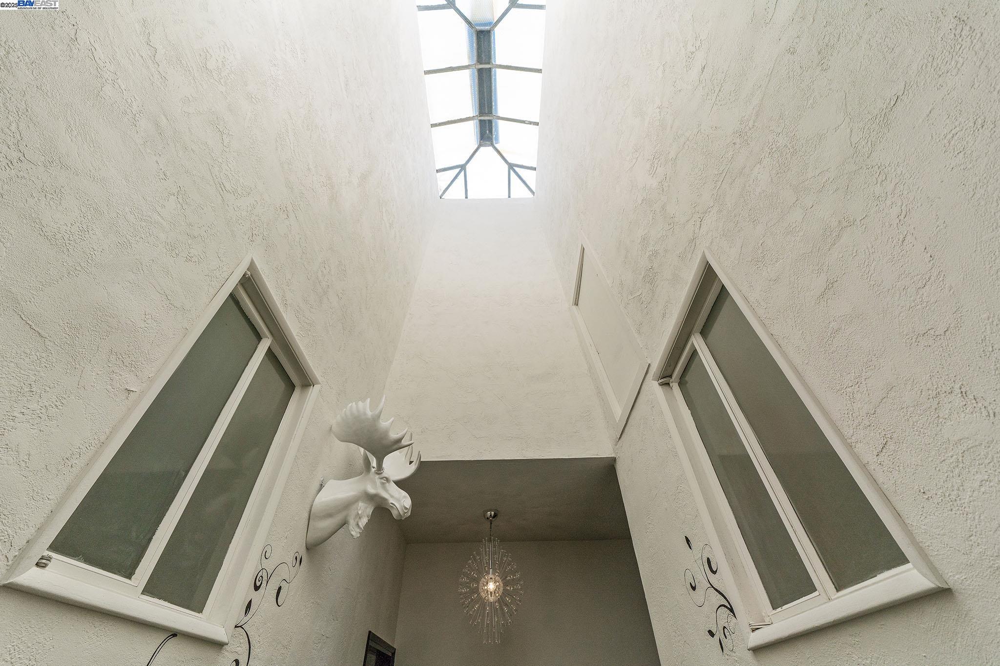 Detail Gallery Image 10 of 31 For , Alameda,  CA 94501 - – Beds | – Baths