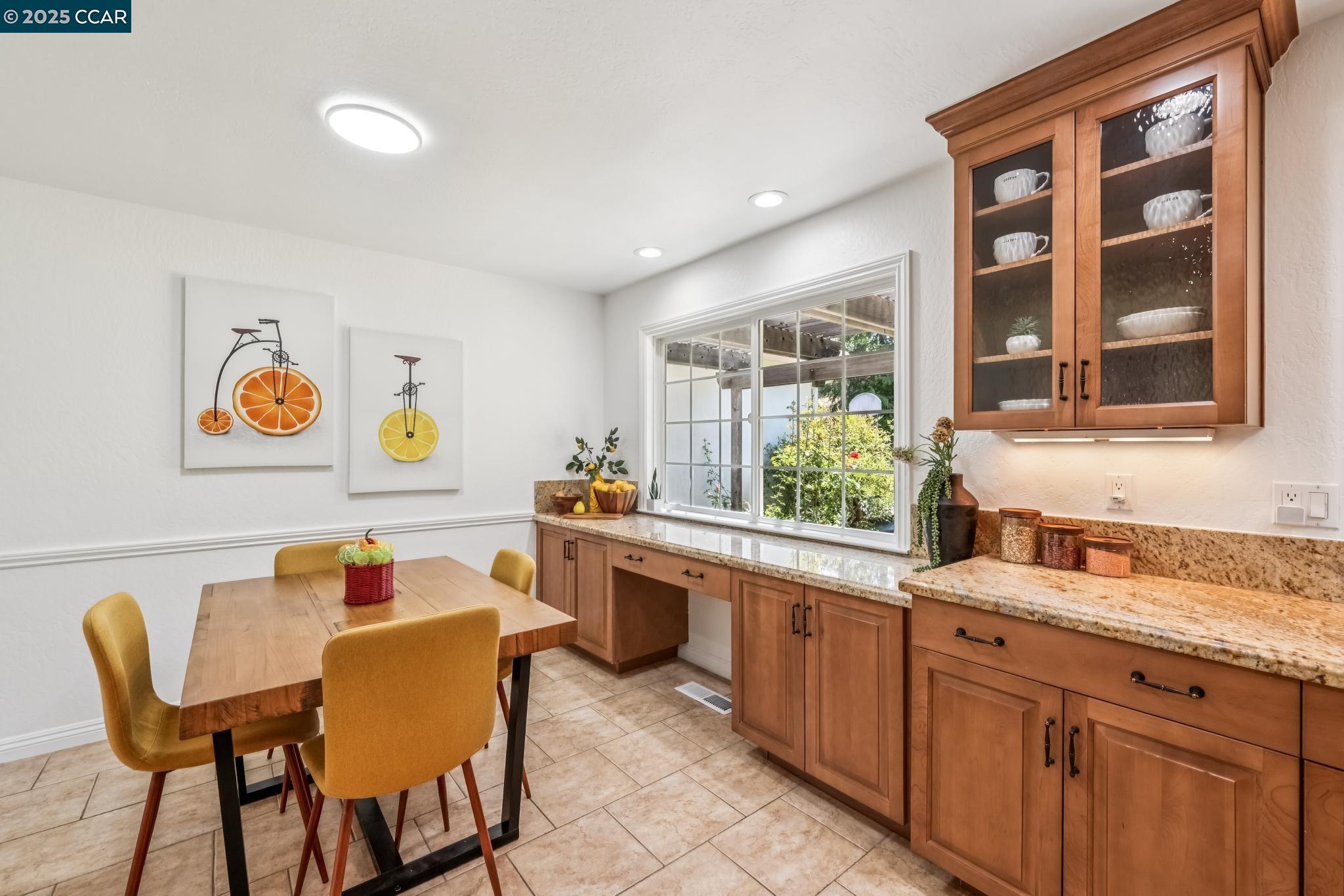 Detail Gallery Image 11 of 42 For 785 Bloching Cir, Clayton,  CA 94517 - 4 Beds | 2/1 Baths
