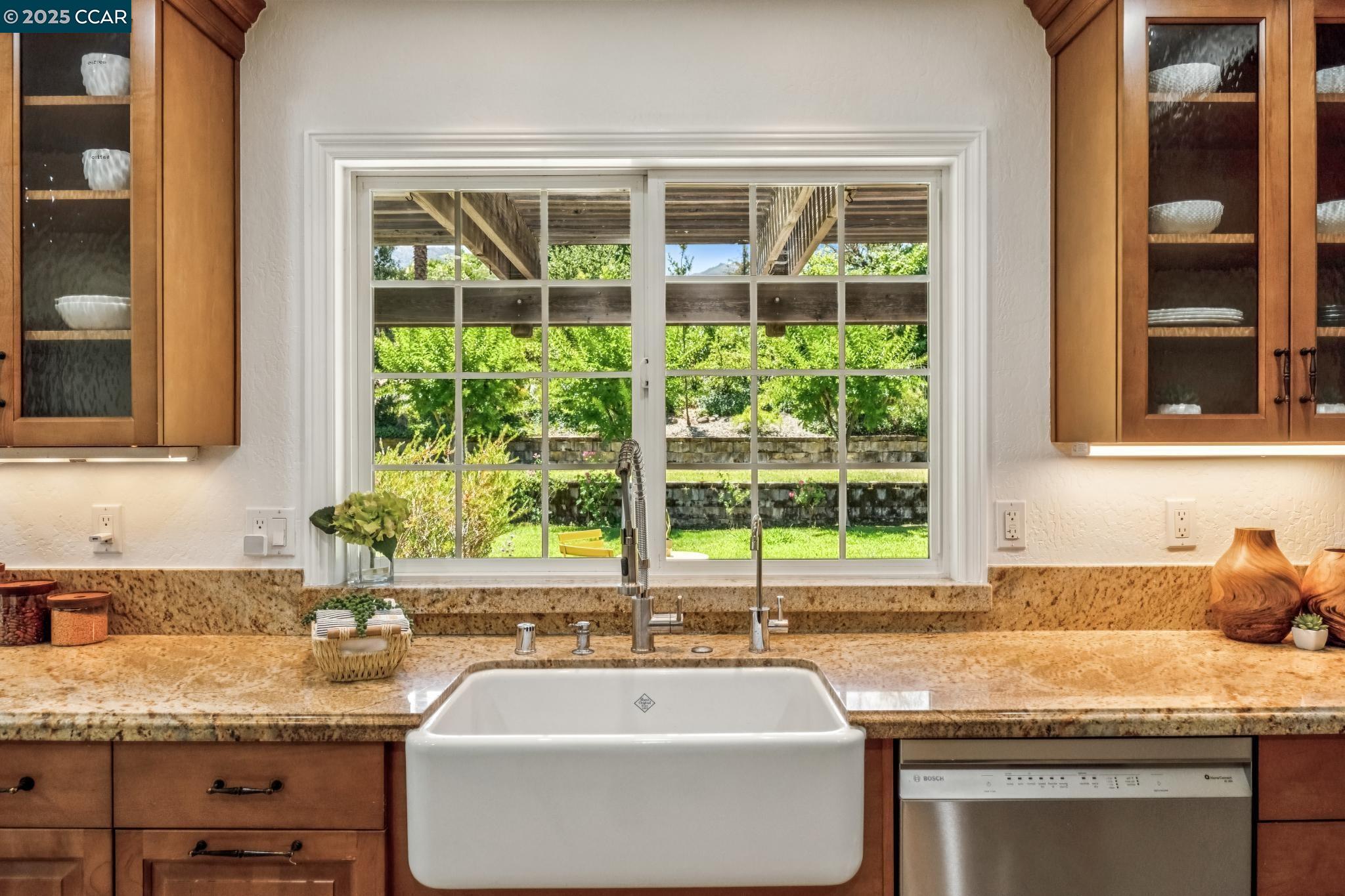 Detail Gallery Image 13 of 42 For 785 Bloching Cir, Clayton,  CA 94517 - 4 Beds | 2/1 Baths