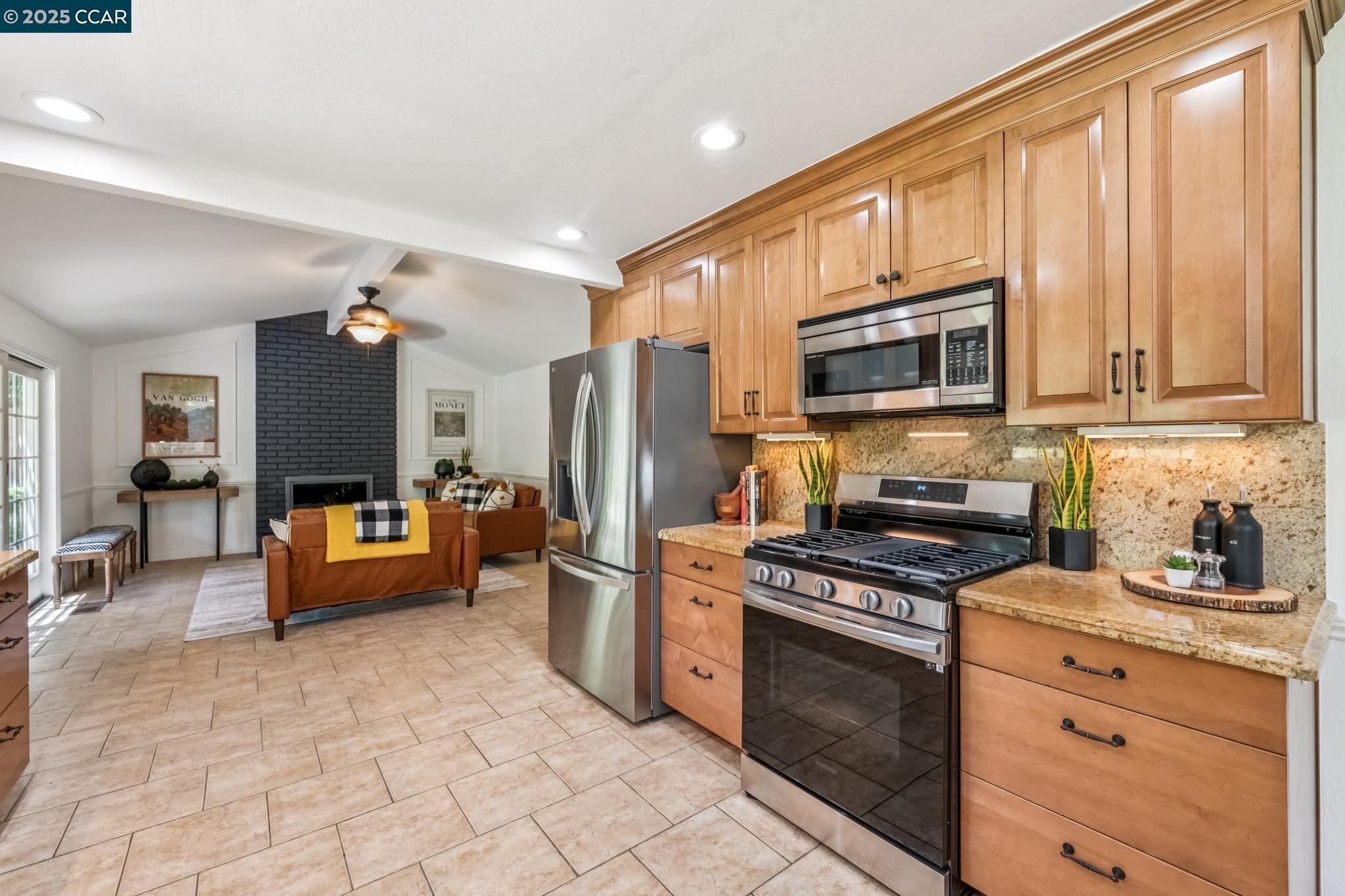 Detail Gallery Image 14 of 42 For 785 Bloching Cir, Clayton,  CA 94517 - 4 Beds | 2/1 Baths