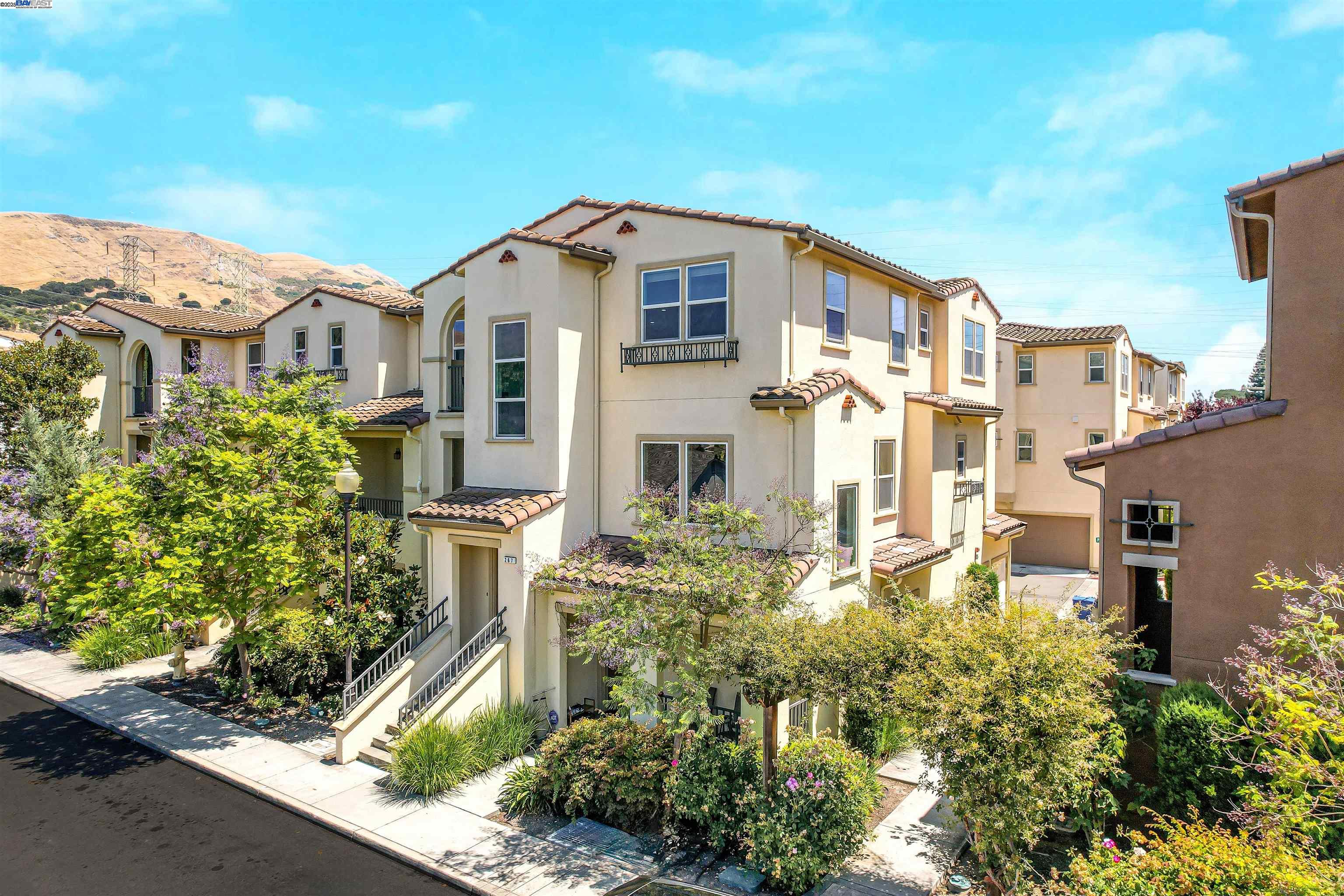 Photo #2: 41103735 Listing 