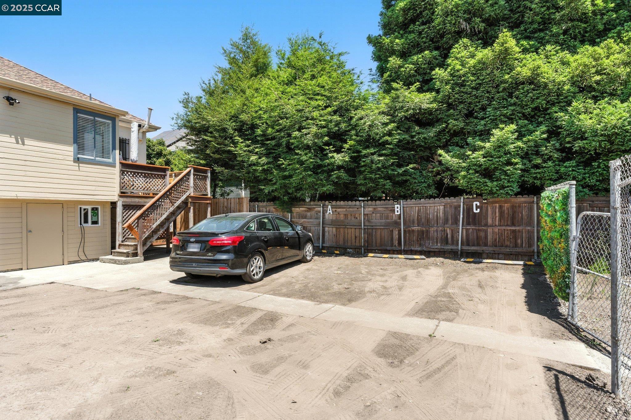 Detail Gallery Image 18 of 18 For 1051 63rd St. #B,  Oakland,  CA 94608 - 2 Beds | 1 Baths