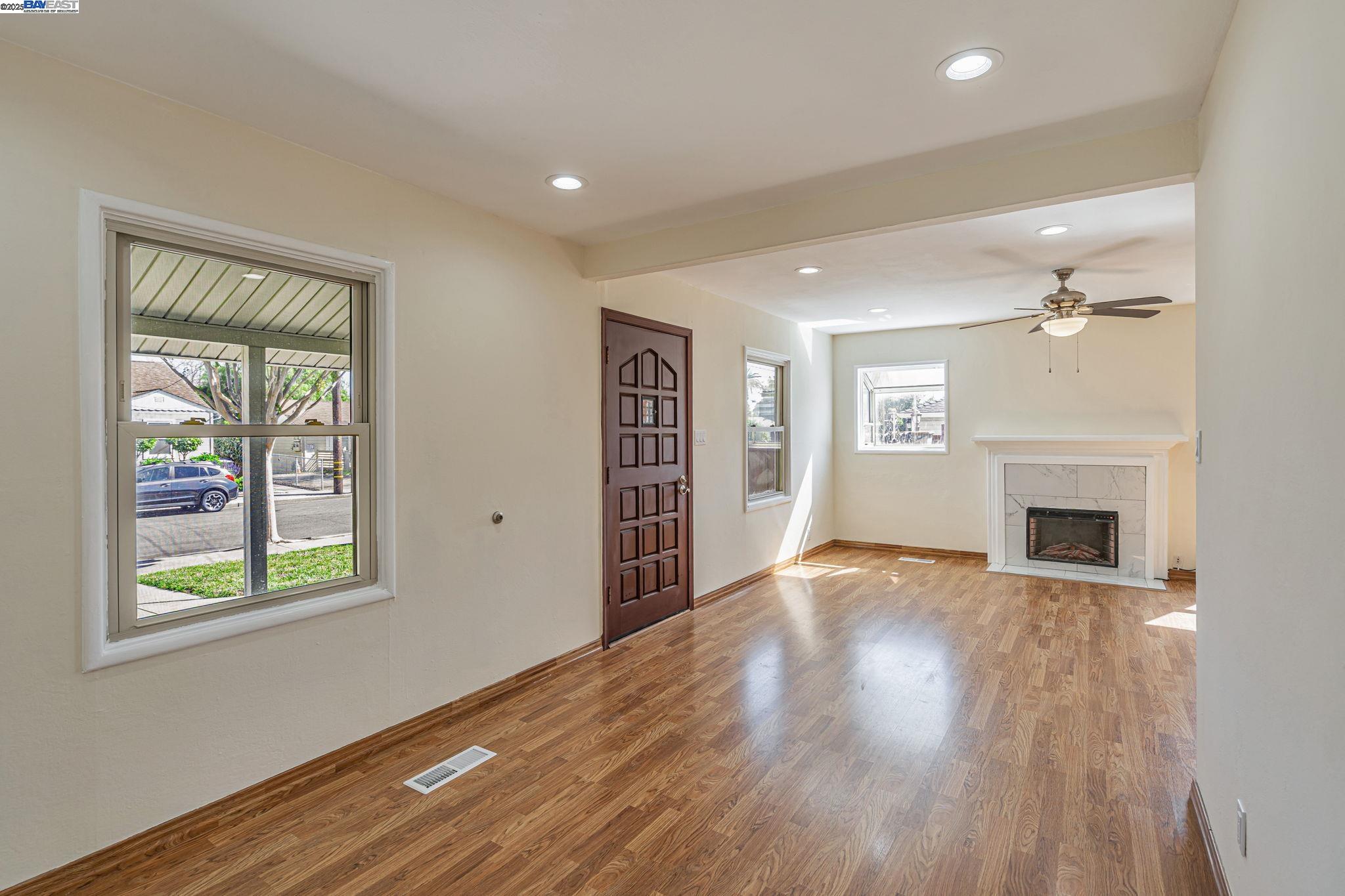 Photo #8: 41103738 Listing: Photo #8