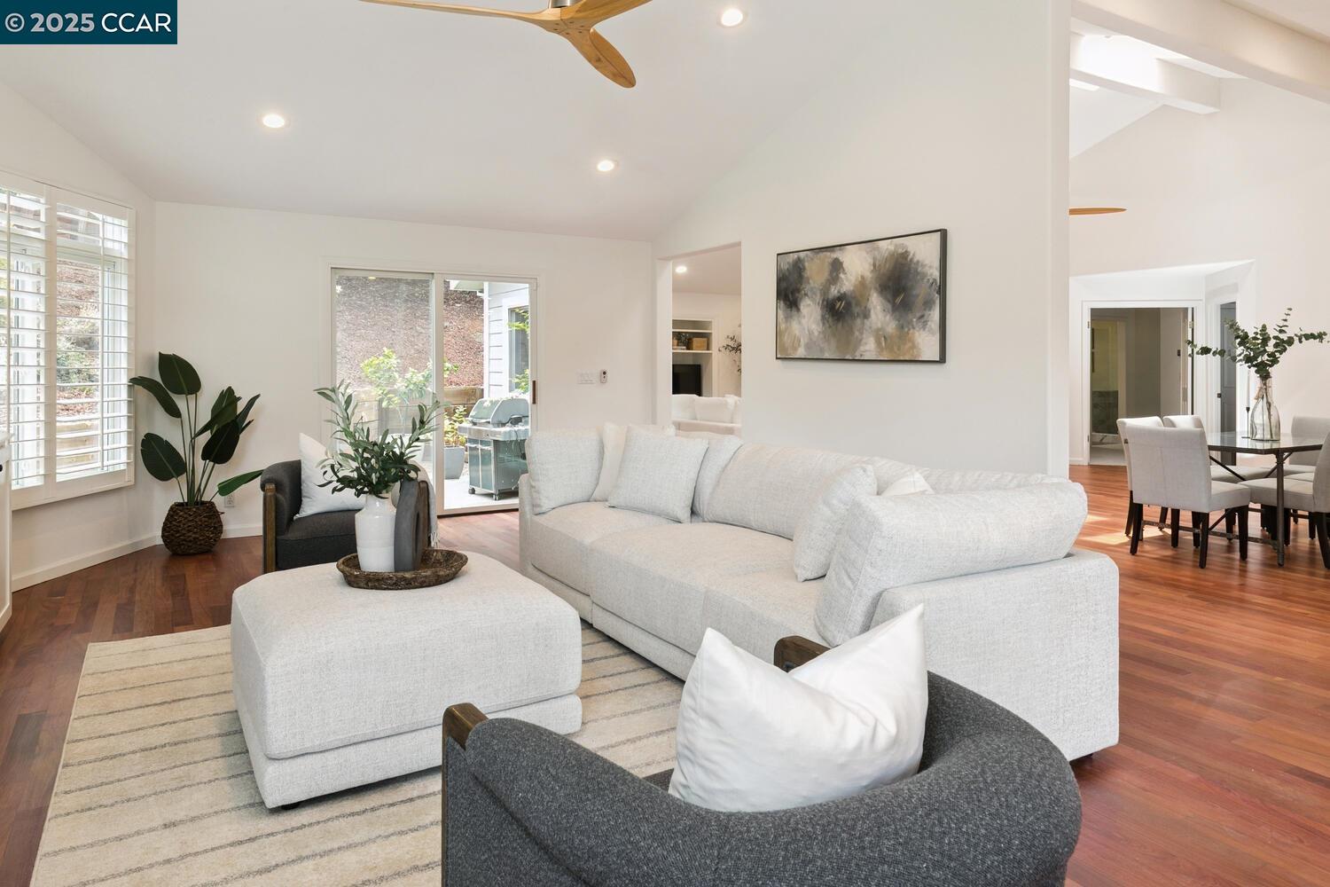 Detail Gallery Image 16 of 36 For 2 Deerfield Lane, Walnut Creek,  CA 94595 - 4 Beds | 3/1 Baths