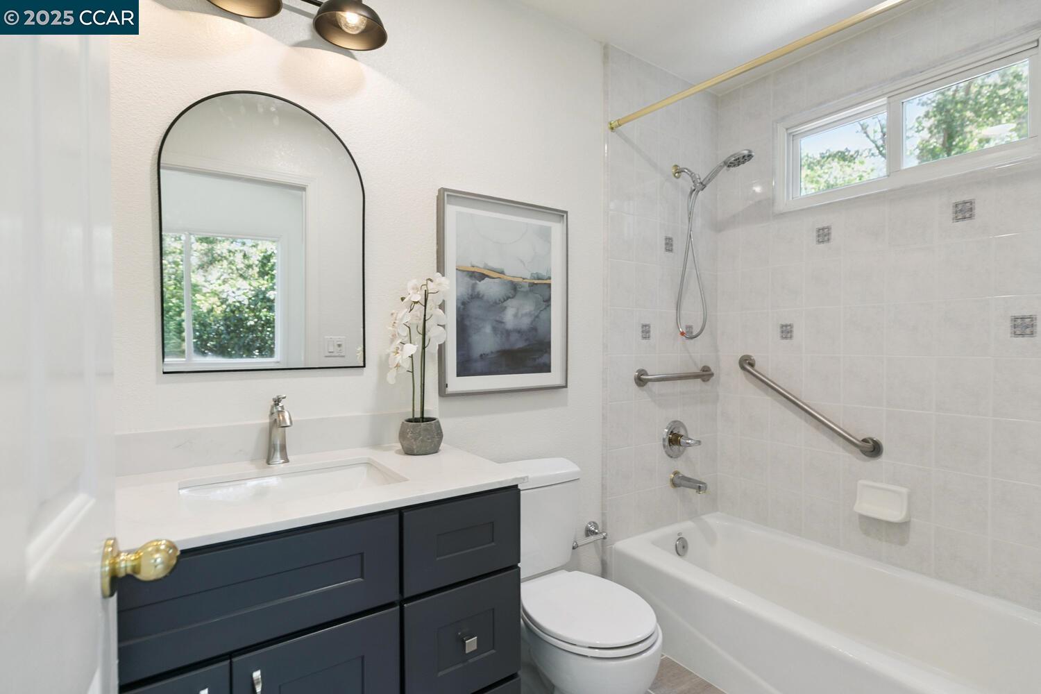 Detail Gallery Image 25 of 36 For 2 Deerfield Lane, Walnut Creek,  CA 94595 - 4 Beds | 3/1 Baths