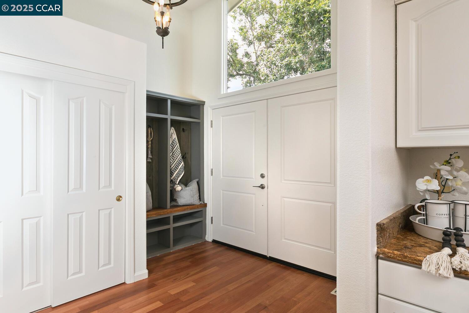 Detail Gallery Image 4 of 36 For 2 Deerfield Lane, Walnut Creek,  CA 94595 - 4 Beds | 3/1 Baths