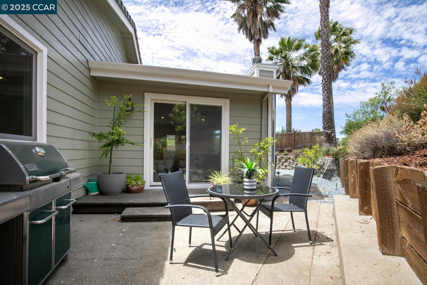 Detail Gallery Image 31 of 36 For 2 Deerfield Lane, Walnut Creek,  CA 94595 - 4 Beds | 3/1 Baths