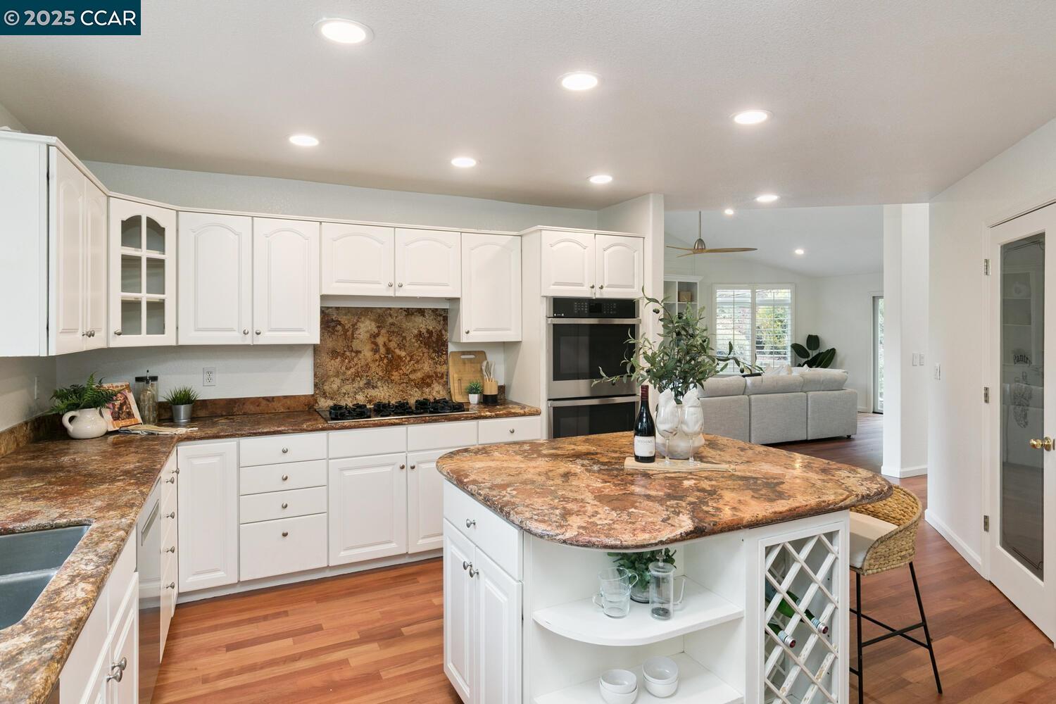 Detail Gallery Image 5 of 36 For 2 Deerfield Lane, Walnut Creek,  CA 94595 - 4 Beds | 3/1 Baths