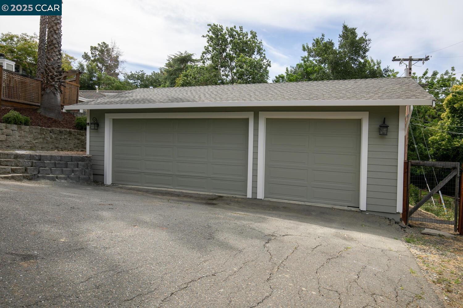 Detail Gallery Image 33 of 36 For 2 Deerfield Lane, Walnut Creek,  CA 94595 - 4 Beds | 3/1 Baths