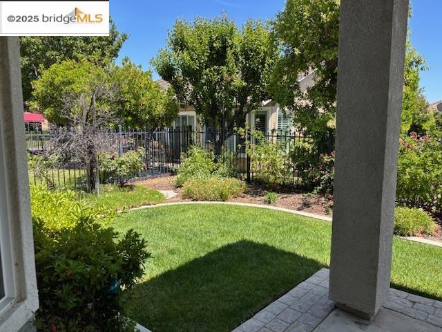 Detail Gallery Image 11 of 16 For 366 St Claire Ter, Brentwood,  CA 94513 - 2 Beds | 2 Baths
