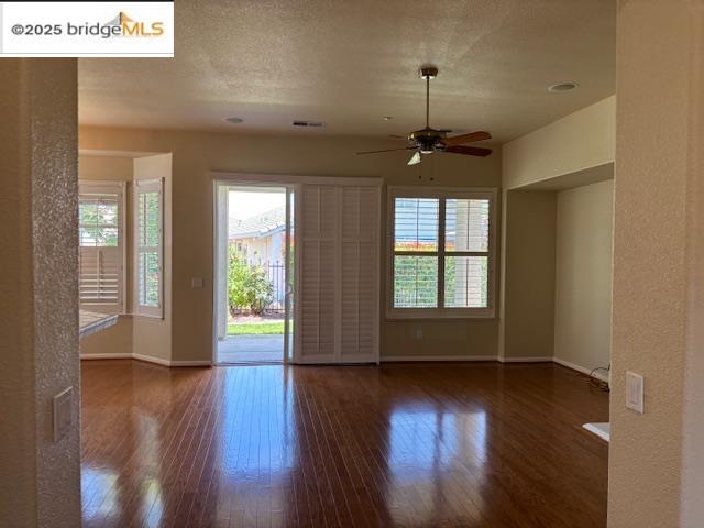 Detail Gallery Image 4 of 16 For 366 St Claire Ter, Brentwood,  CA 94513 - 2 Beds | 2 Baths