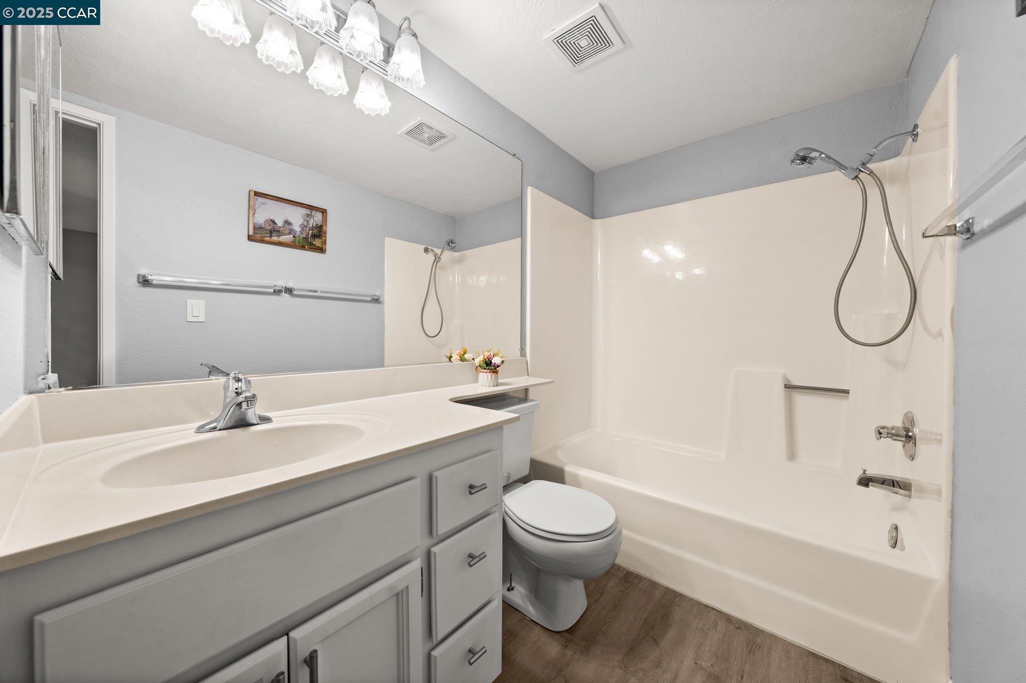 Photo #11: 41103744 Listing: Photo #11