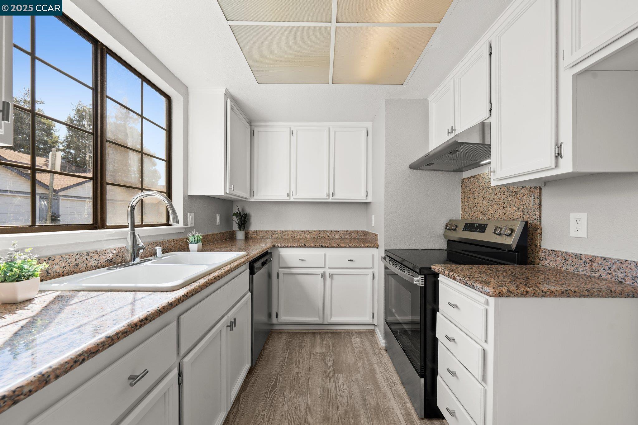 Photo #5: 41103744 Listing 