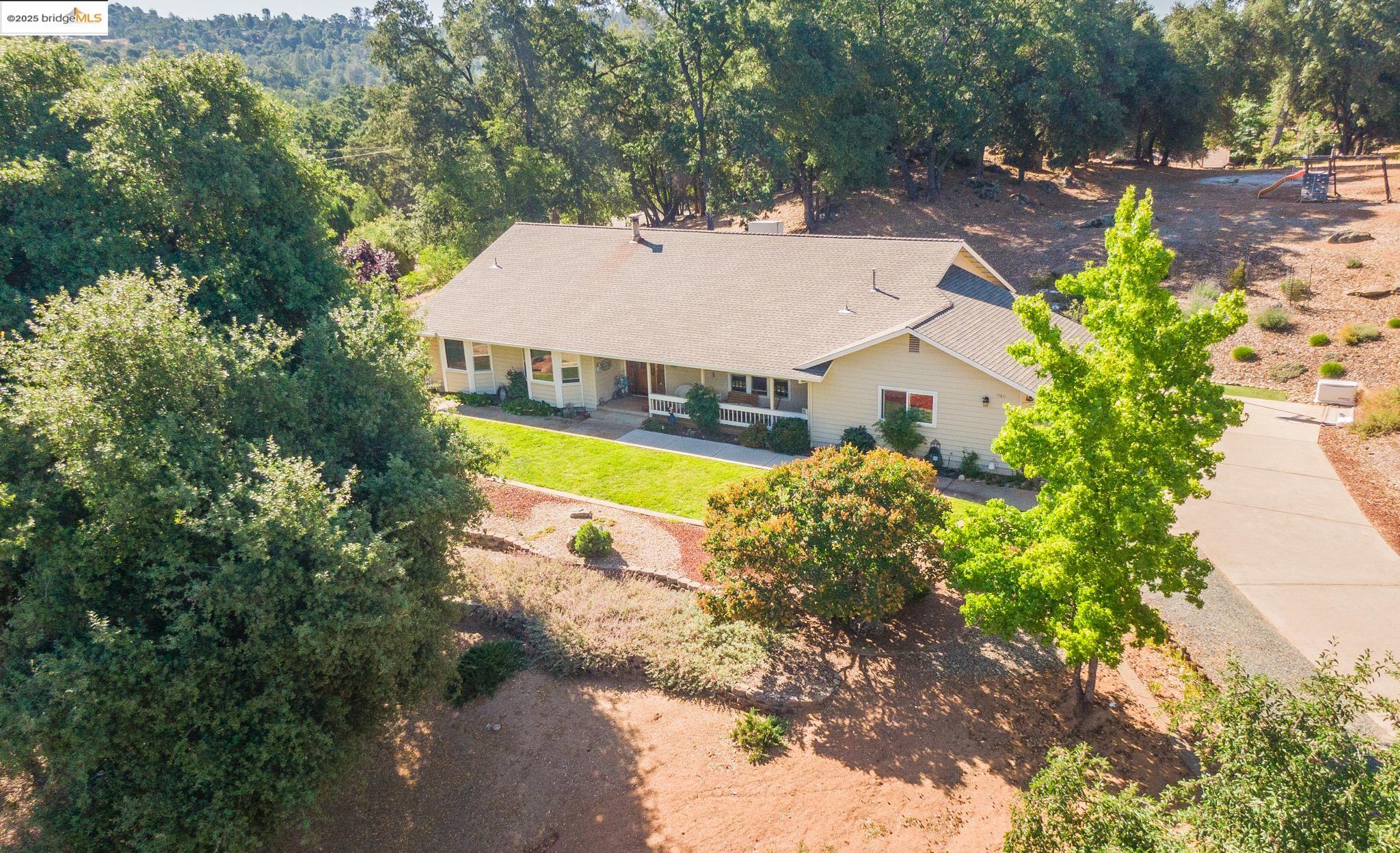 Detail Gallery Image 2 of 49 For 15811 Bev Barron Rd, Sonora,  CA 95370 - 3 Beds | 2 Baths