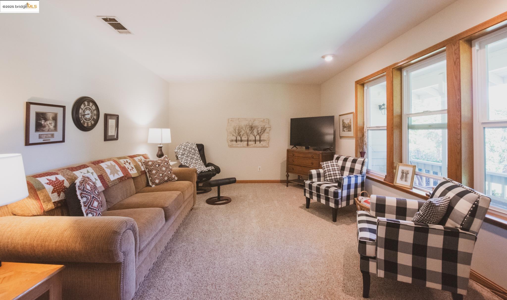 Detail Gallery Image 12 of 49 For 15811 Bev Barron Rd, Sonora,  CA 95370 - 3 Beds | 2 Baths