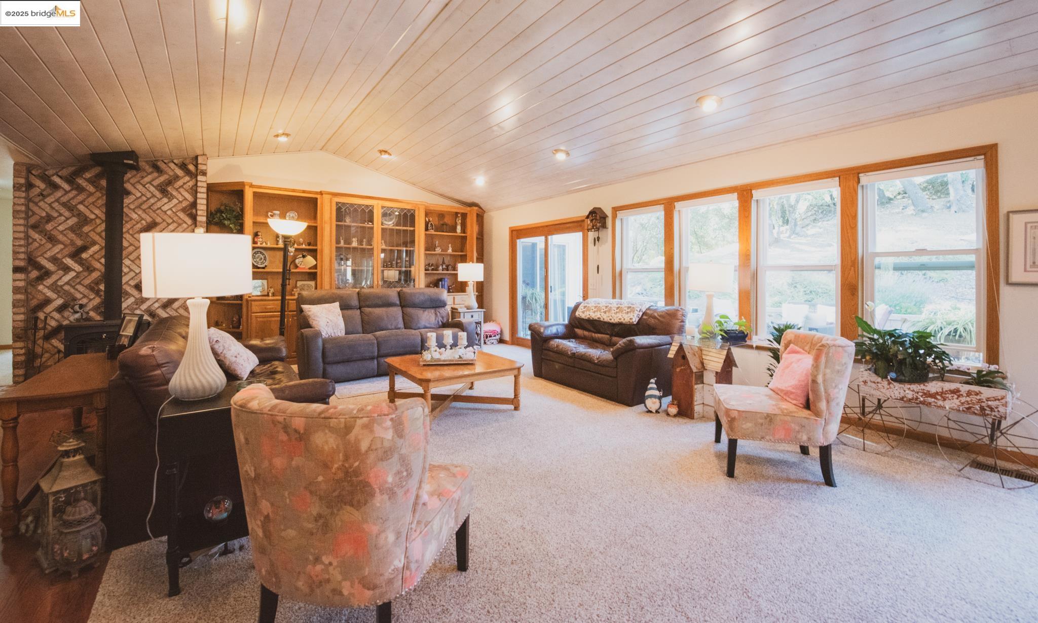 Detail Gallery Image 3 of 49 For 15811 Bev Barron Rd, Sonora,  CA 95370 - 3 Beds | 2 Baths