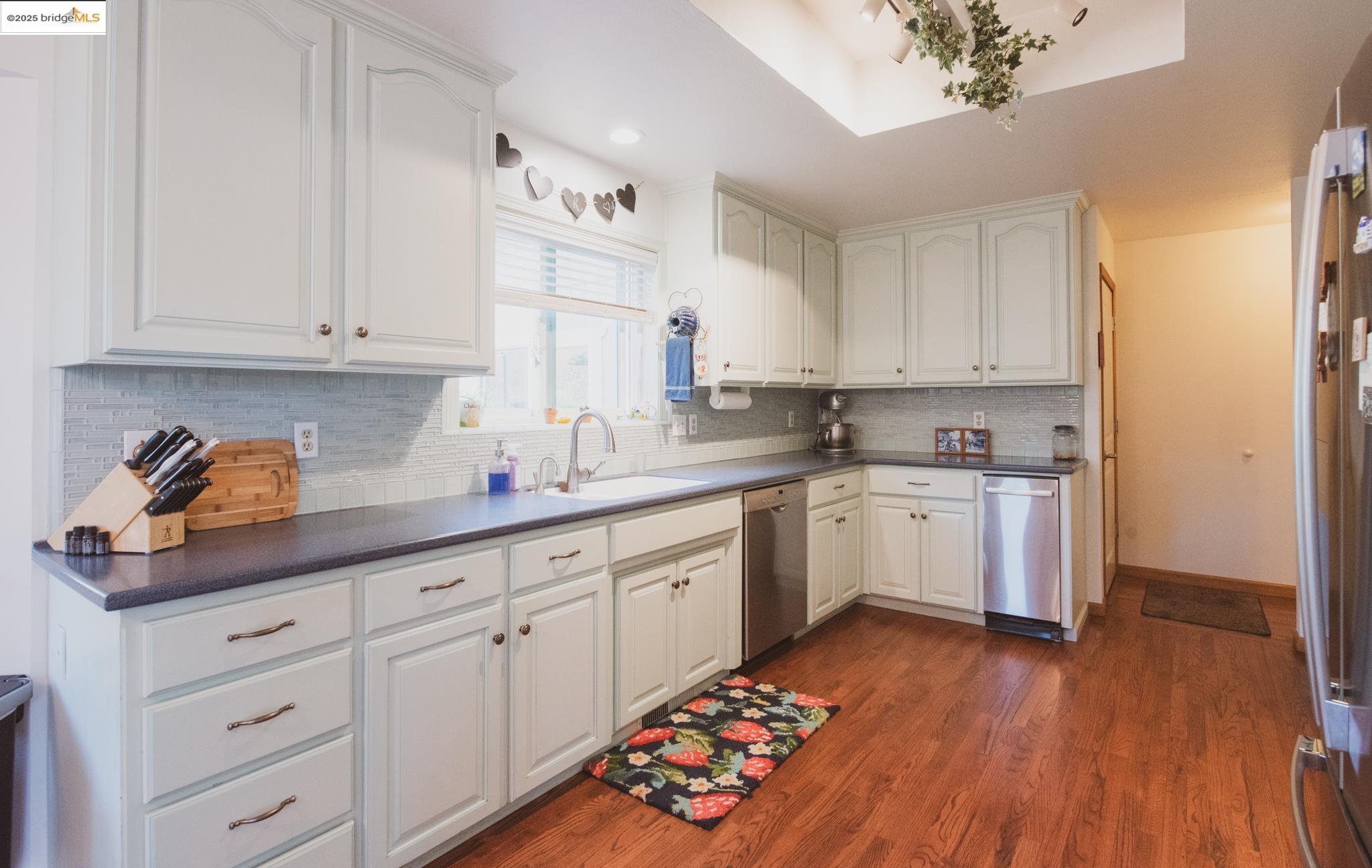 Detail Gallery Image 8 of 49 For 15811 Bev Barron Rd, Sonora,  CA 95370 - 3 Beds | 2 Baths