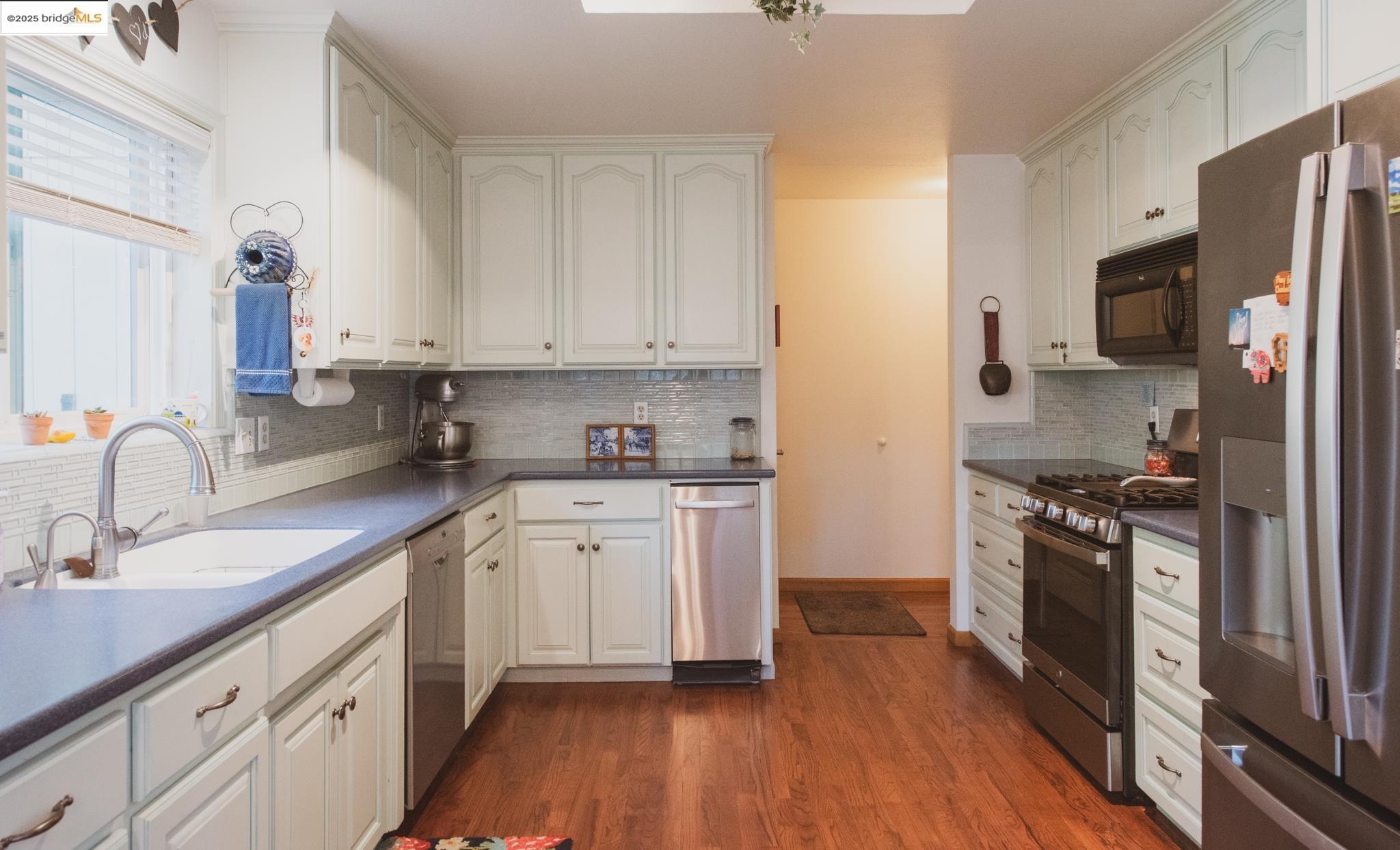Detail Gallery Image 9 of 49 For 15811 Bev Barron Rd, Sonora,  CA 95370 - 3 Beds | 2 Baths