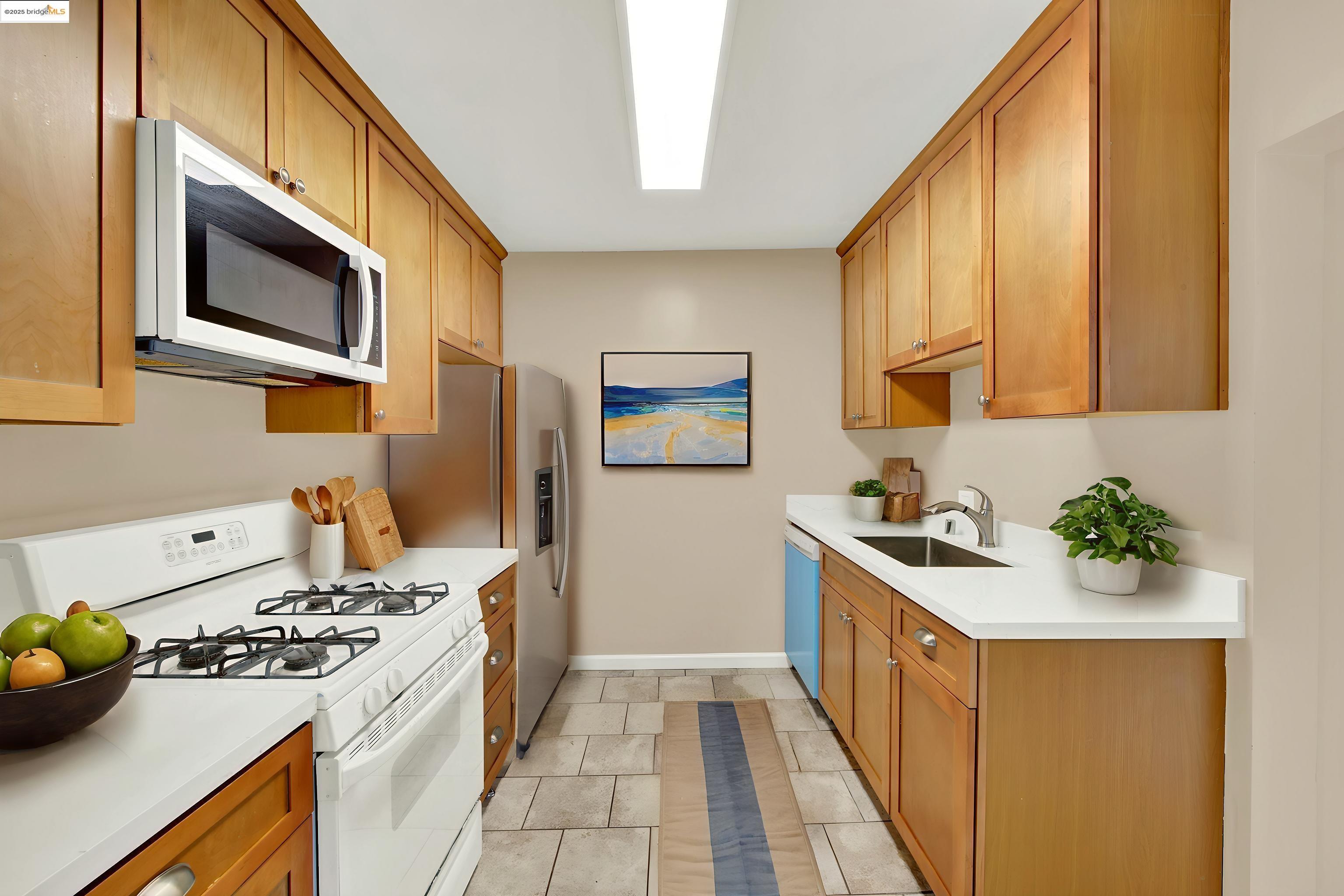 Detail Gallery Image 13 of 34 For 2706 75th Ave, Oakland,  CA 94605 - 3 Beds | 1 Baths