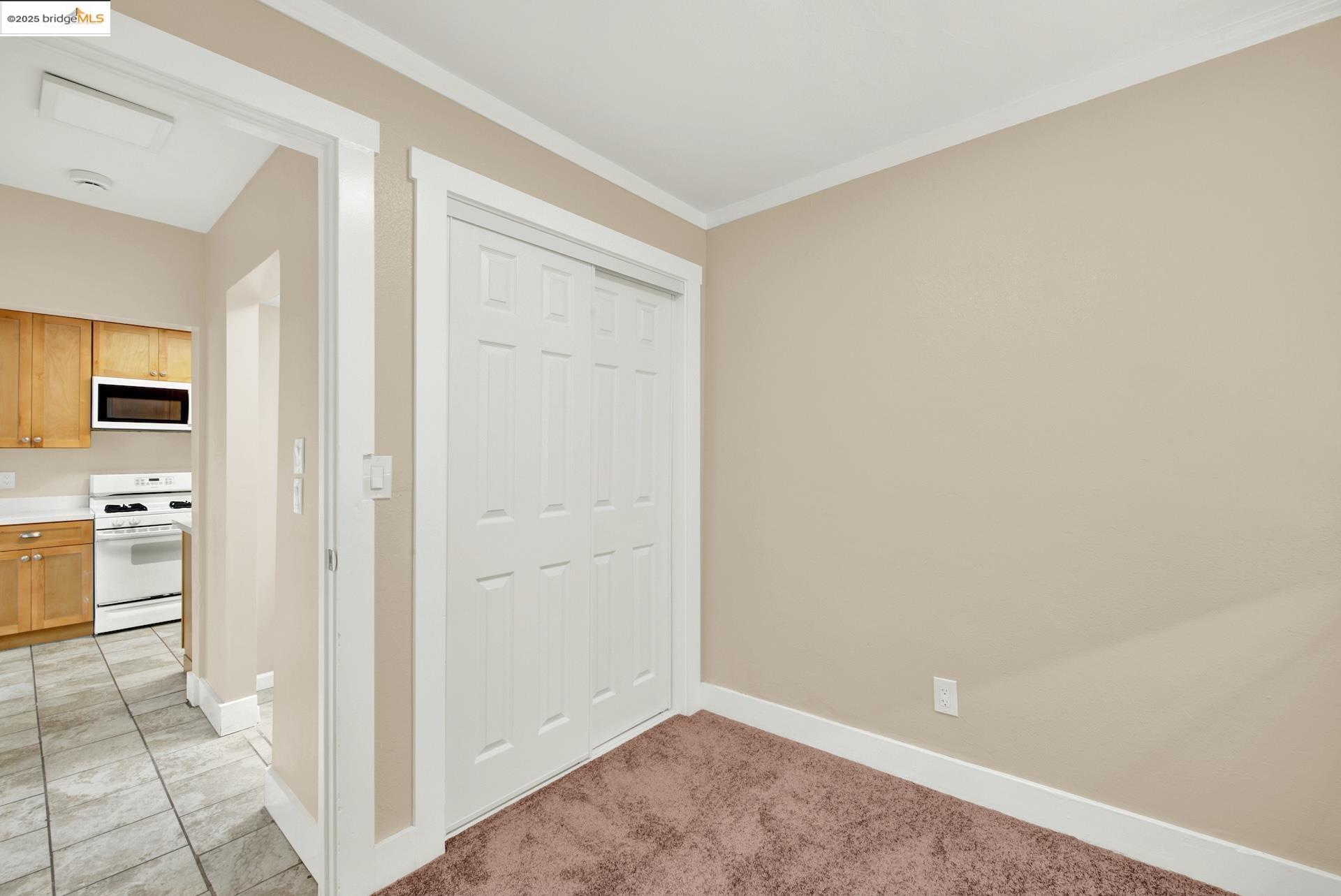 Detail Gallery Image 26 of 34 For 2706 75th Ave, Oakland,  CA 94605 - 3 Beds | 1 Baths