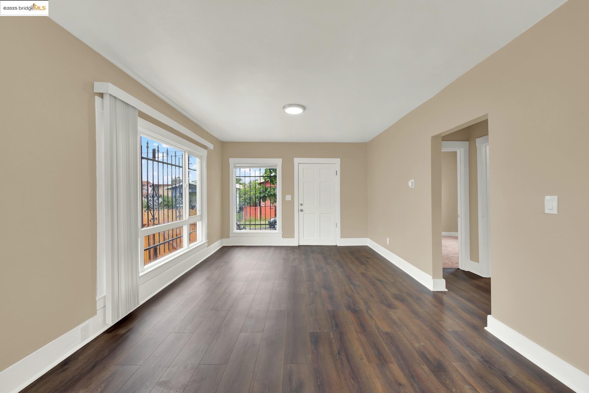 Detail Gallery Image 7 of 34 For 2706 75th Ave, Oakland,  CA 94605 - 3 Beds | 1 Baths