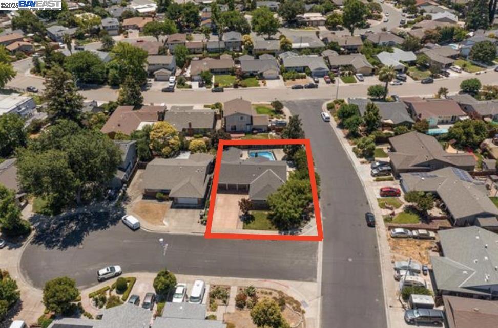 Detail Gallery Image 2 of 47 For 5221 Roxanne Ct, Livermore,  CA 94550 - 4 Beds | 2 Baths