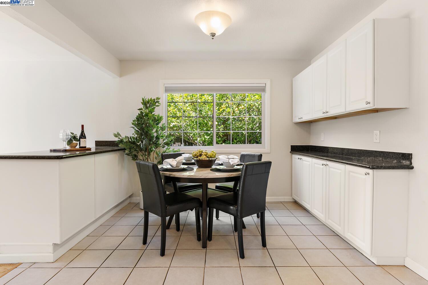 Detail Gallery Image 11 of 45 For 5221 Roxanne Ct, Livermore,  CA 94550 - 4 Beds | 2 Baths