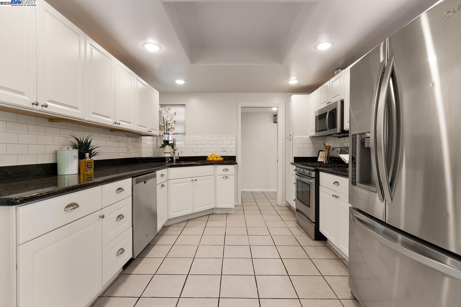 Detail Gallery Image 13 of 45 For 5221 Roxanne Ct, Livermore,  CA 94550 - 4 Beds | 2 Baths