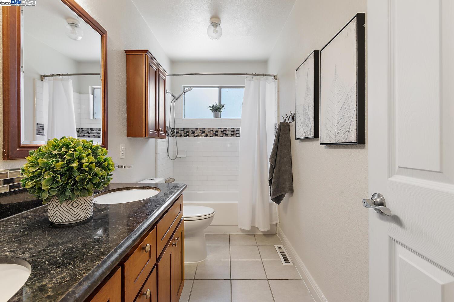 Detail Gallery Image 22 of 45 For 5221 Roxanne Ct, Livermore,  CA 94550 - 4 Beds | 2 Baths