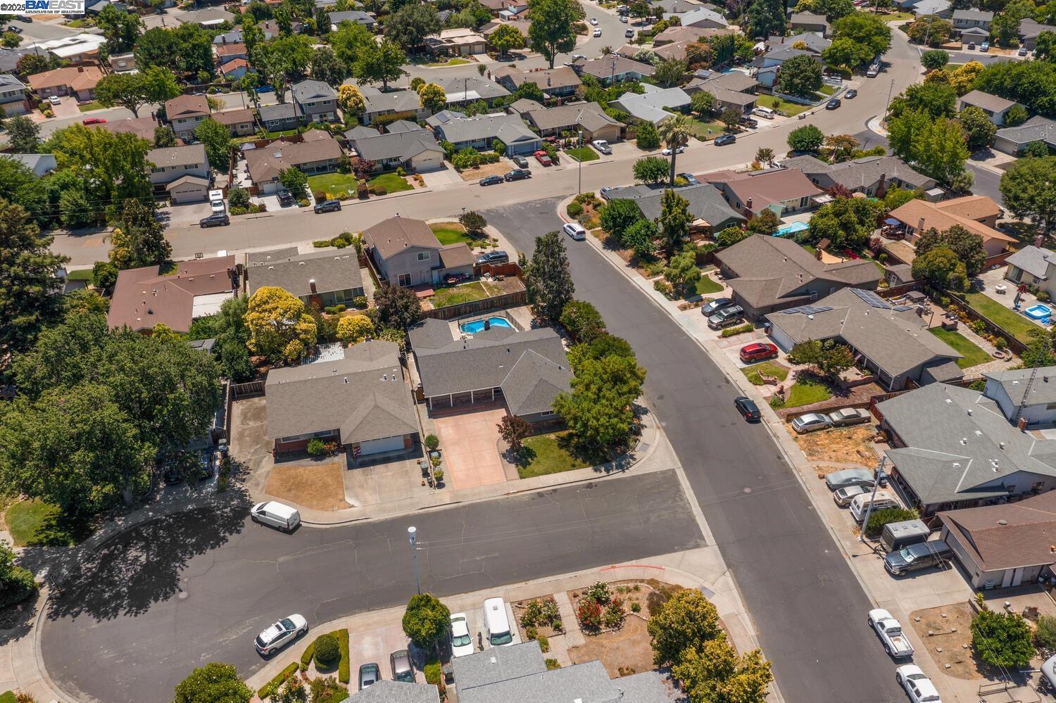 Detail Gallery Image 33 of 45 For 5221 Roxanne Ct, Livermore,  CA 94550 - 4 Beds | 2 Baths