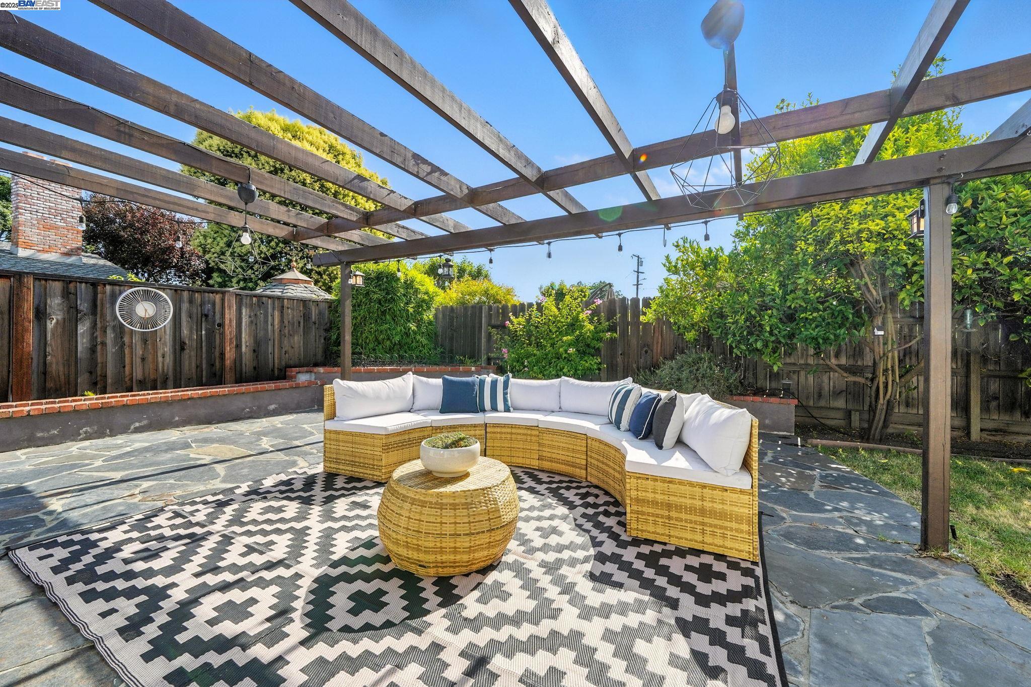 Detail Gallery Image 28 of 42 For 1655 Wendy Dr, Pleasant Hill,  CA 94523 - 3 Beds | 2 Baths