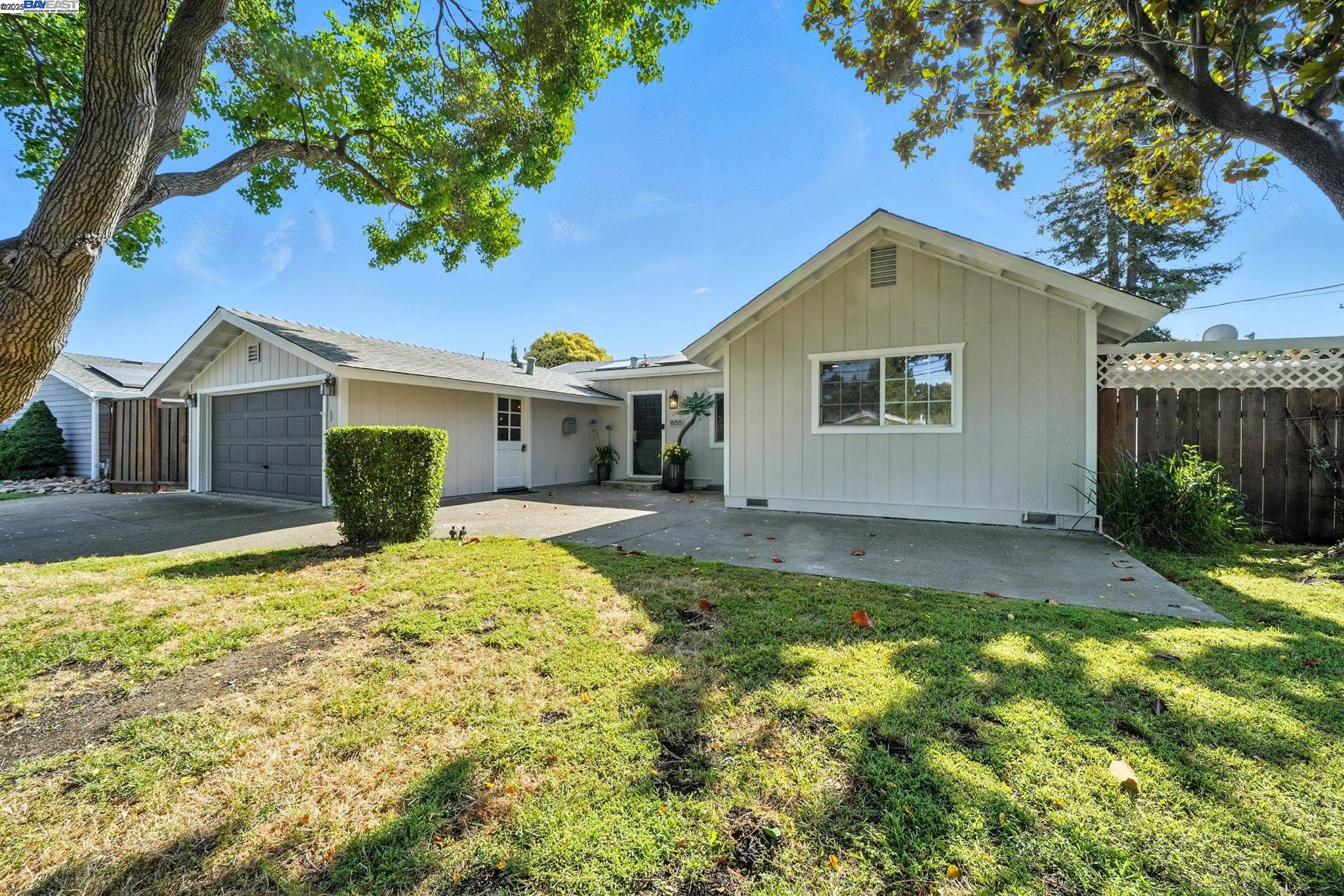 Detail Gallery Image 2 of 42 For 1655 Wendy Dr, Pleasant Hill,  CA 94523 - 3 Beds | 2 Baths