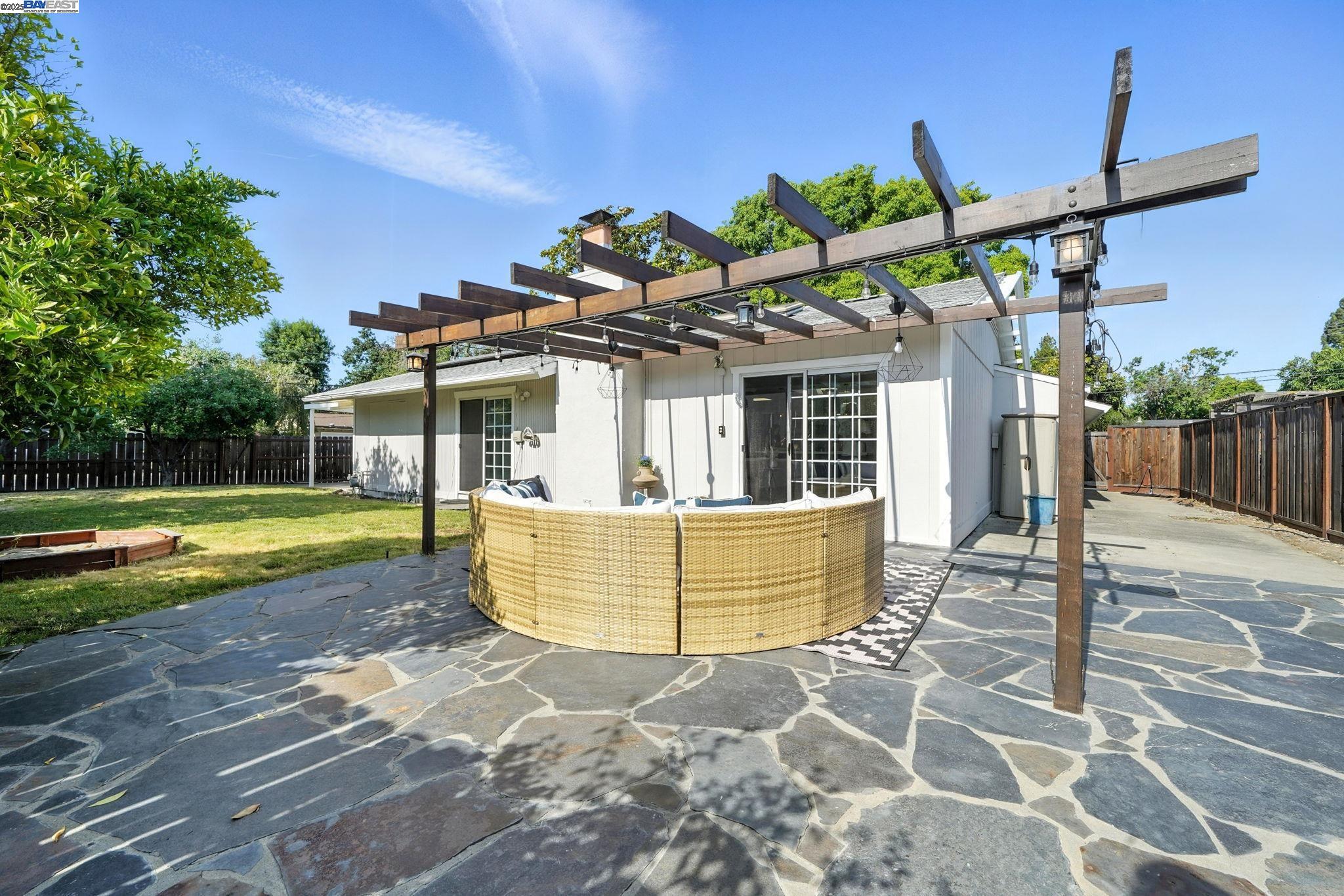 Detail Gallery Image 30 of 42 For 1655 Wendy Dr, Pleasant Hill,  CA 94523 - 3 Beds | 2 Baths
