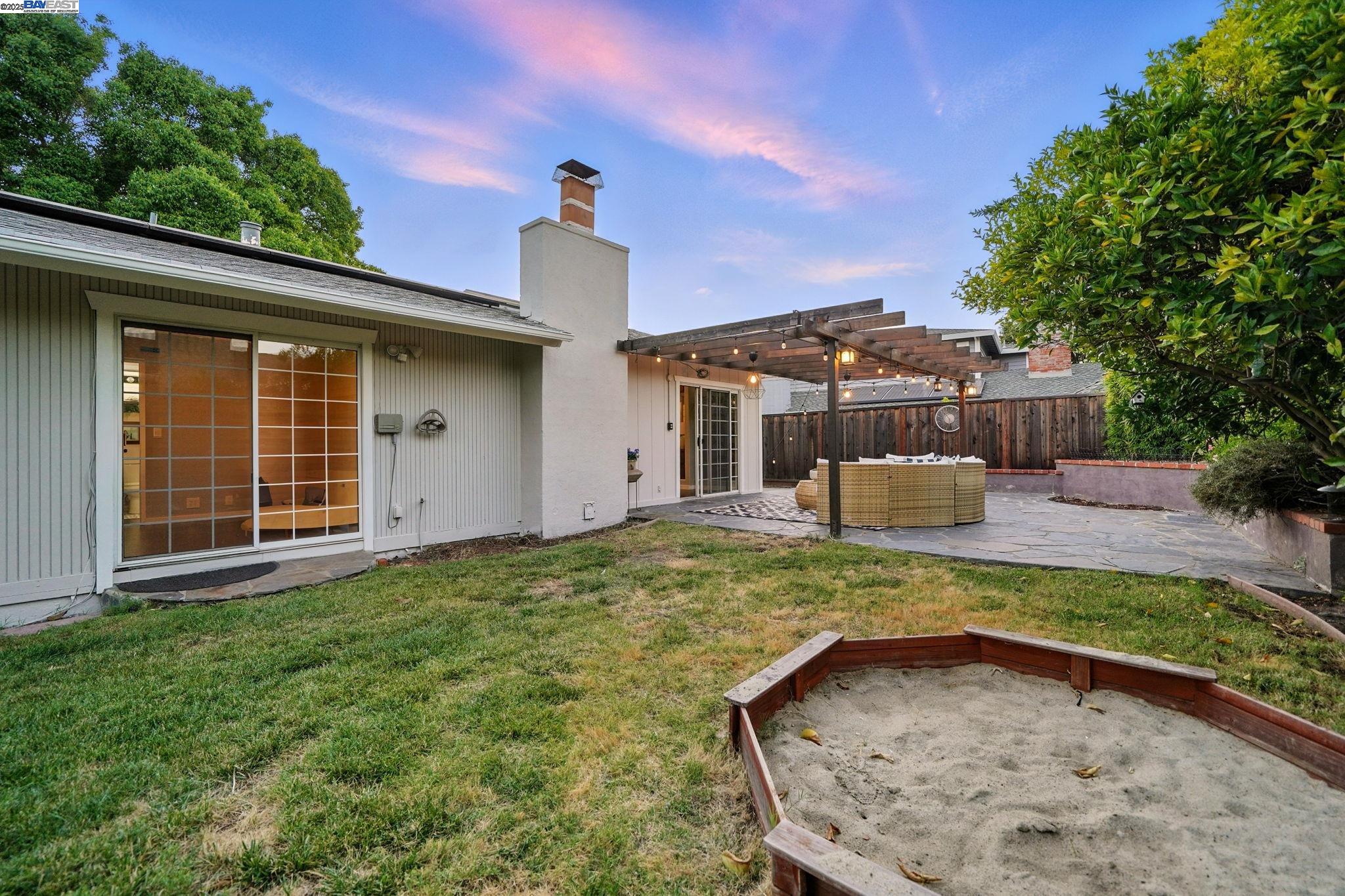 Detail Gallery Image 31 of 42 For 1655 Wendy Dr, Pleasant Hill,  CA 94523 - 3 Beds | 2 Baths