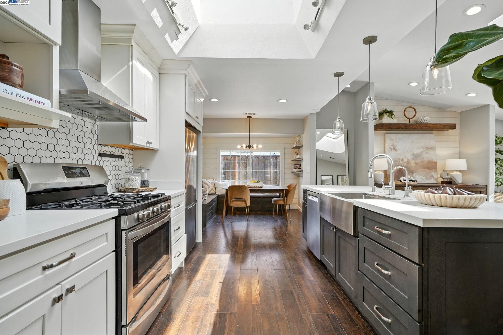 Detail Gallery Image 4 of 42 For 1655 Wendy Dr, Pleasant Hill,  CA 94523 - 3 Beds | 2 Baths