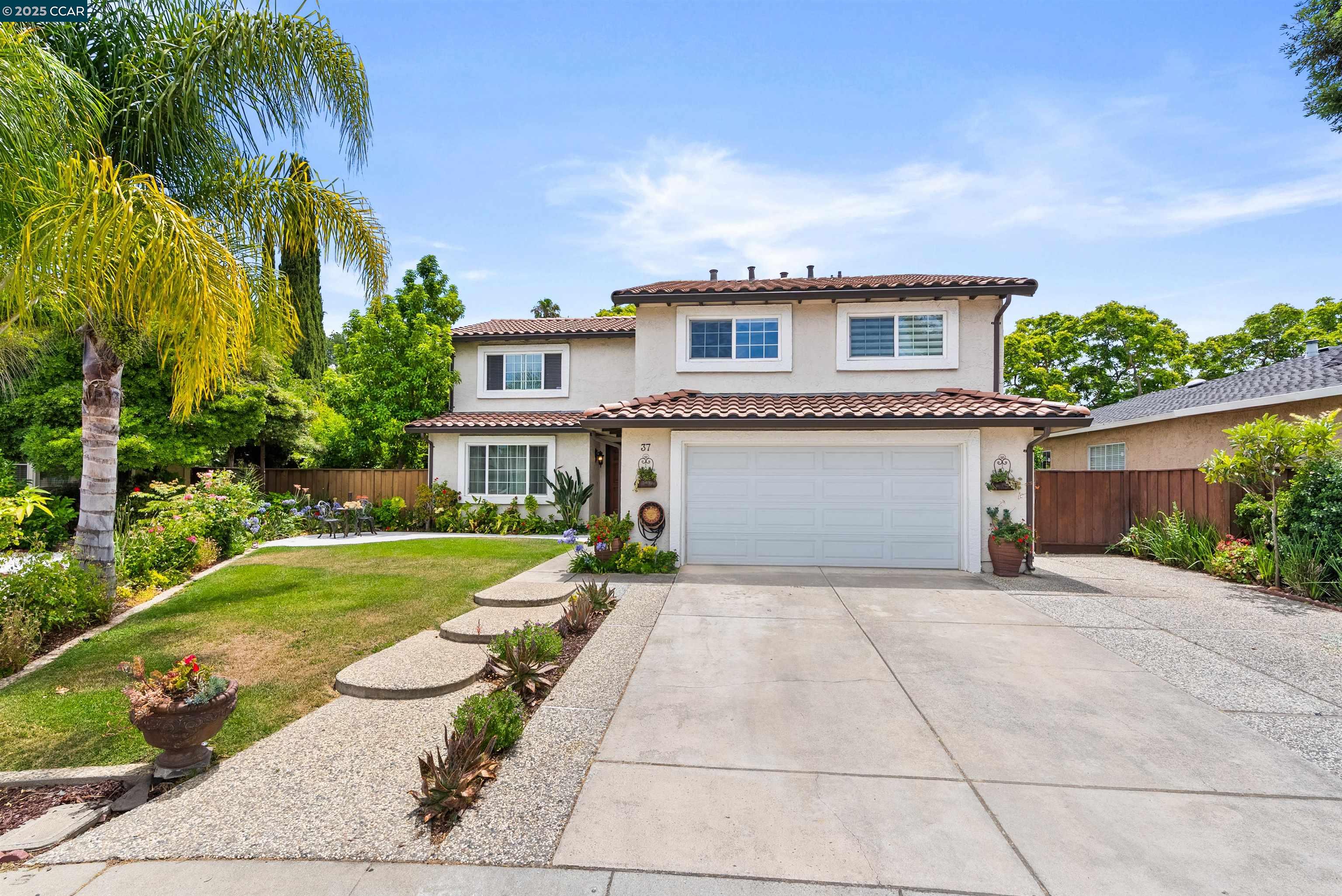 Detail Gallery Image 2 of 52 For 37 Park Fletcher Pl, San Jose,  CA 95136 - 5 Beds | 3 Baths
