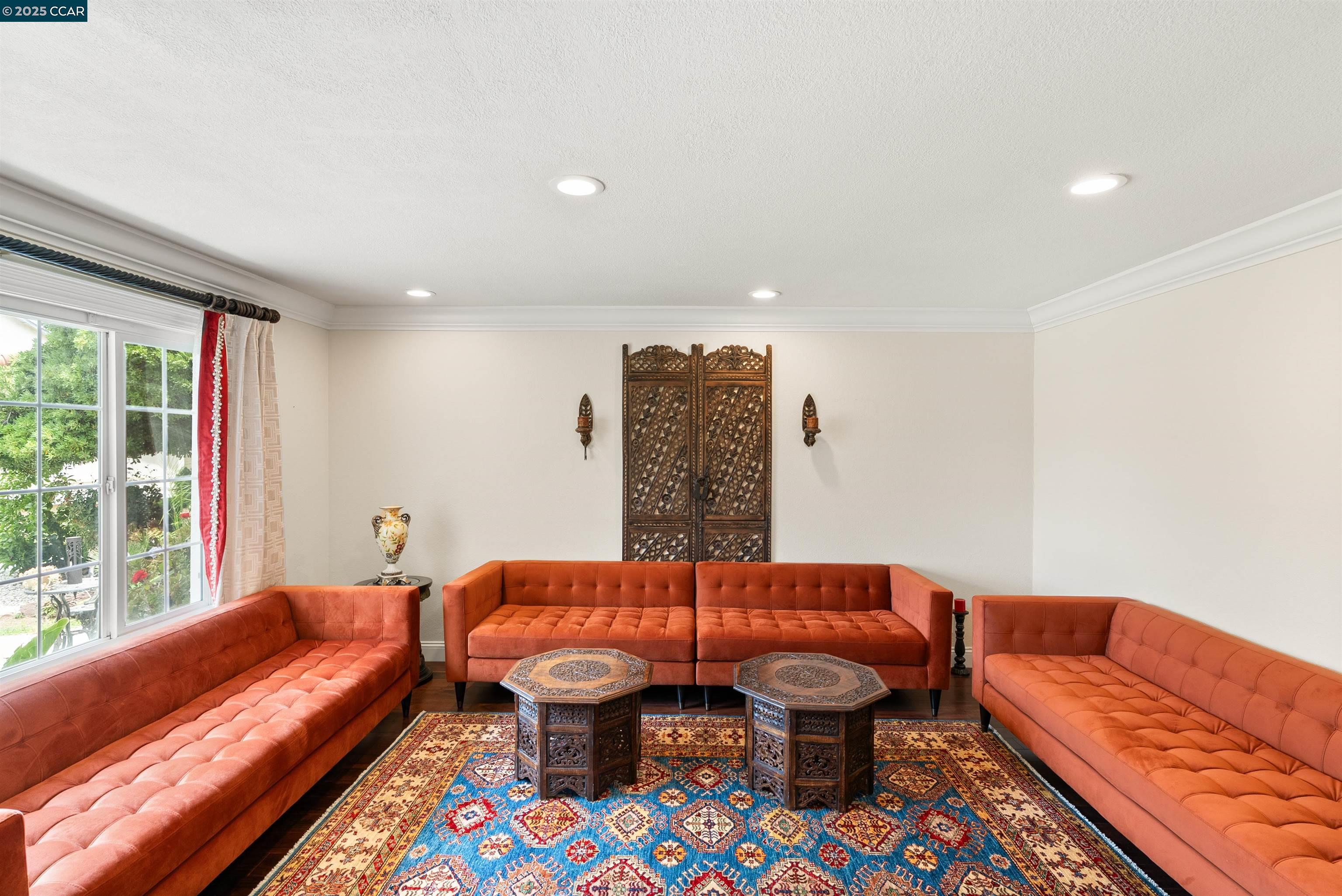 Detail Gallery Image 7 of 52 For 37 Park Fletcher Pl, San Jose,  CA 95136 - 5 Beds | 3 Baths
