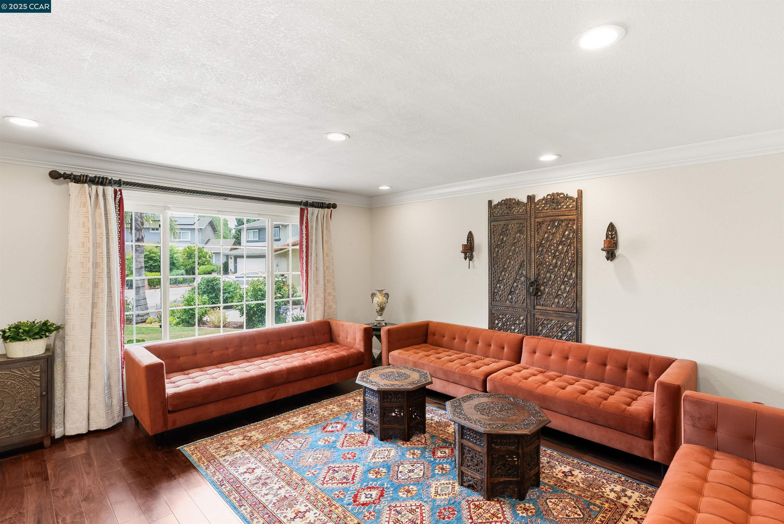 Detail Gallery Image 8 of 52 For 37 Park Fletcher Pl, San Jose,  CA 95136 - 5 Beds | 3 Baths