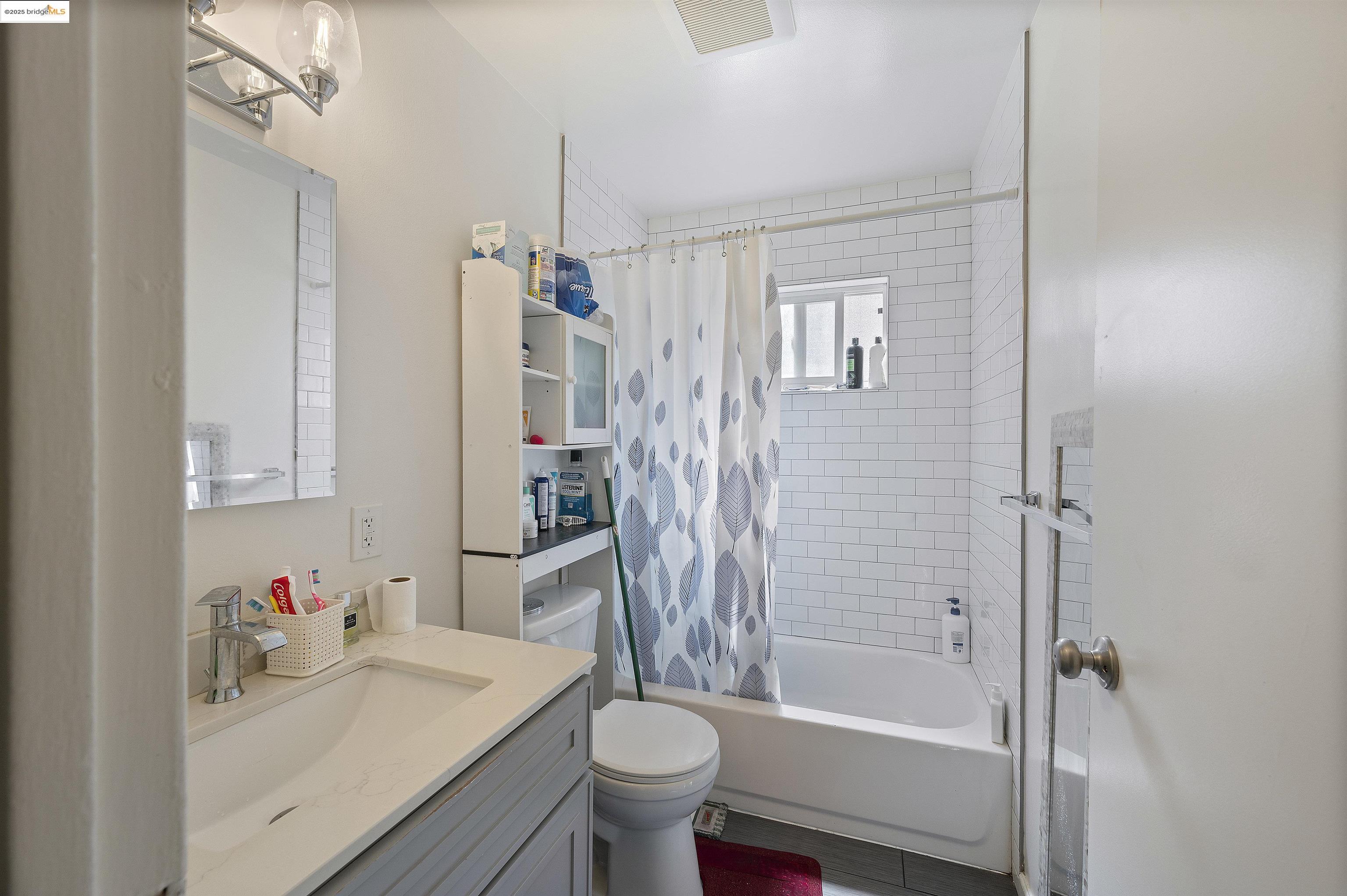 Detail Gallery Image 5 of 9 For 3227 Prentiss, Oakland,  CA 94601 - – Beds | – Baths