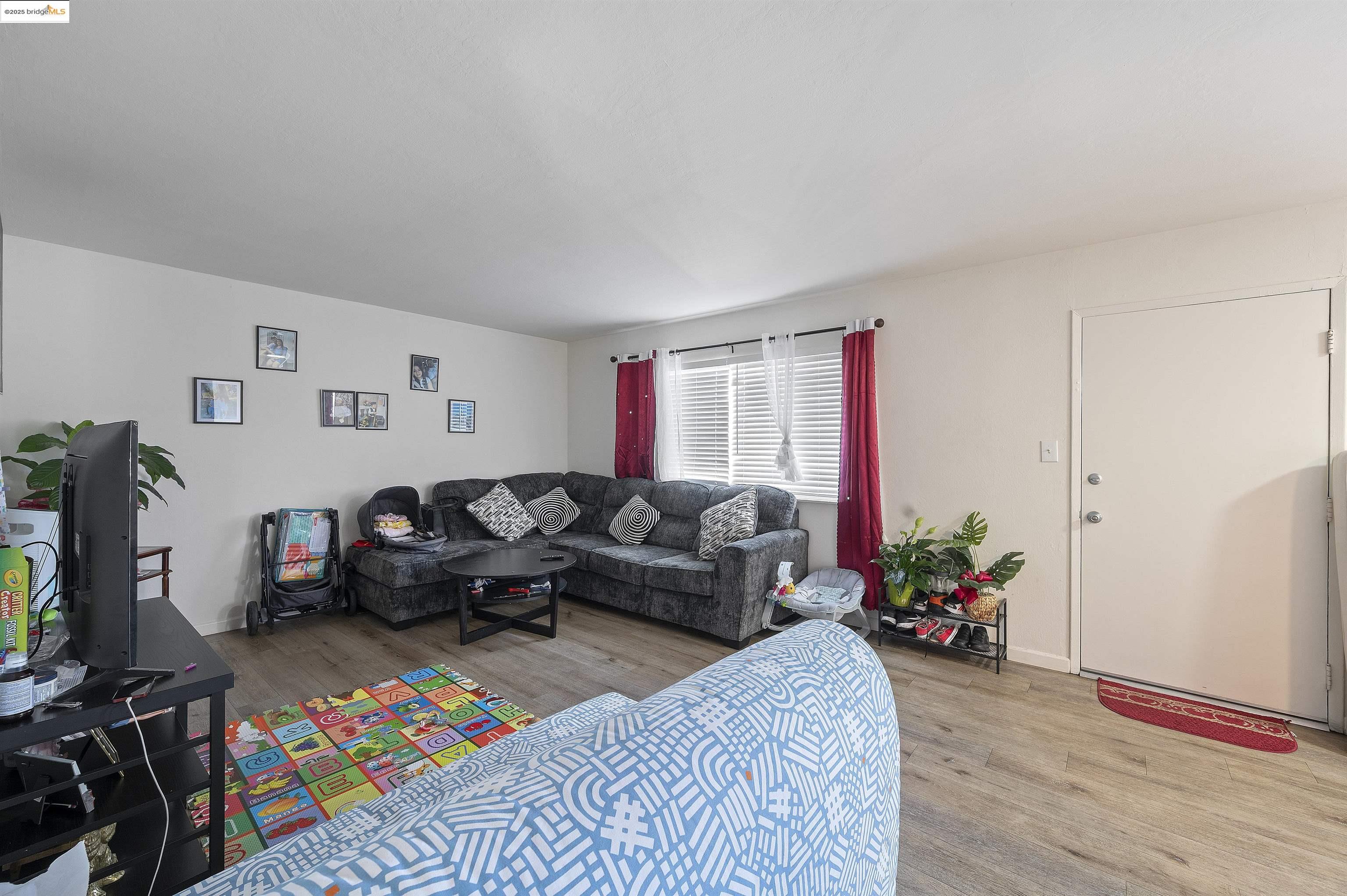 Detail Gallery Image 6 of 9 For 3227 Prentiss, Oakland,  CA 94601 - – Beds | – Baths