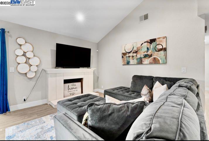 Detail Gallery Image 9 of 29 For 5399 Garrison Cir, San Jose,  CA 95123 - 3 Beds | 2 Baths